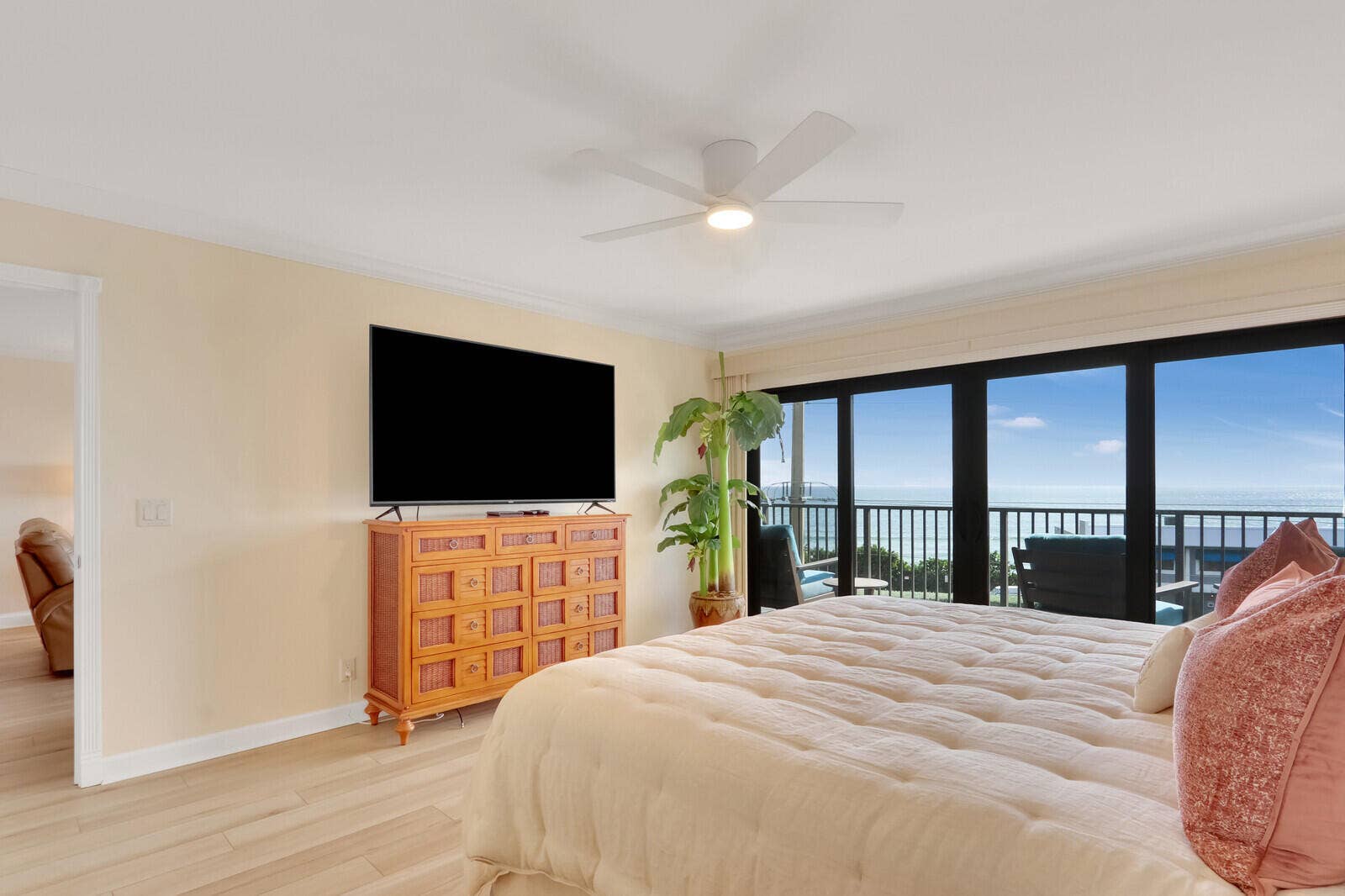 1055 Ocean Drive, #403, Juno Beach, Juno Beach, FL 33408 30_Image_19_mls