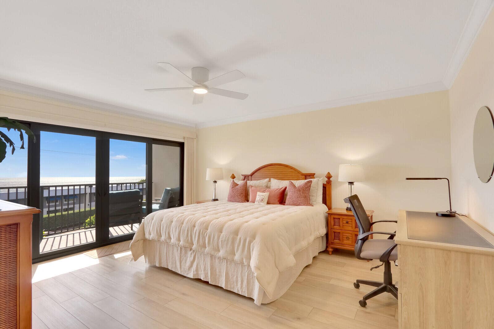 1055 Ocean Drive, #403, Juno Beach, Juno Beach, FL 33408 28_Image_17_mls