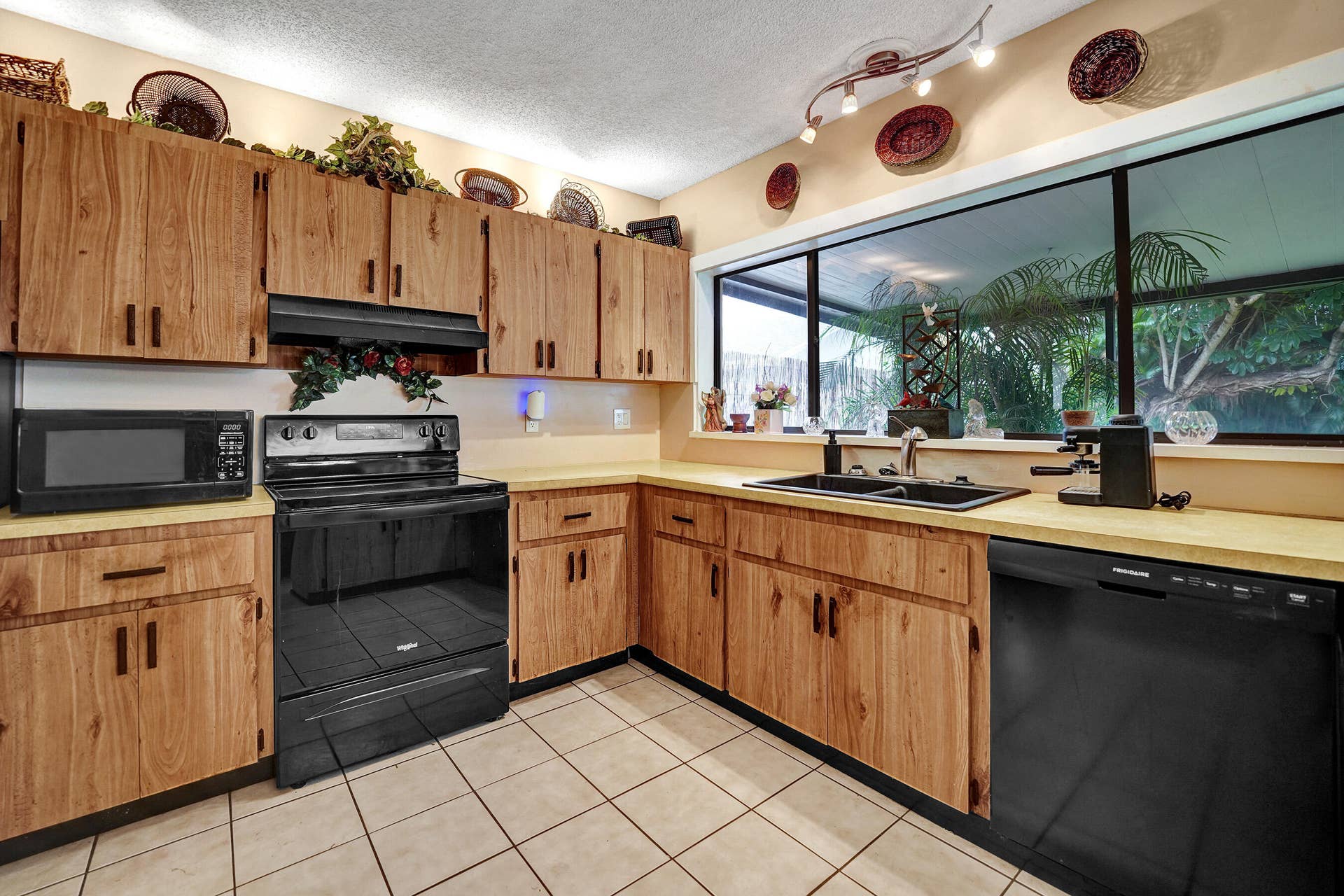 8650 SW 51st Street, Cooper City, FL 33328 DSC02865
