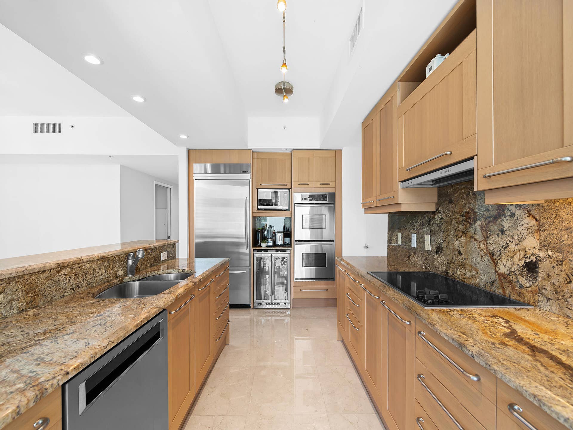 333 Las Olas Way, #2103, Fort Lauderdale, Fort Lauderdale, FL 33301 Kitchen