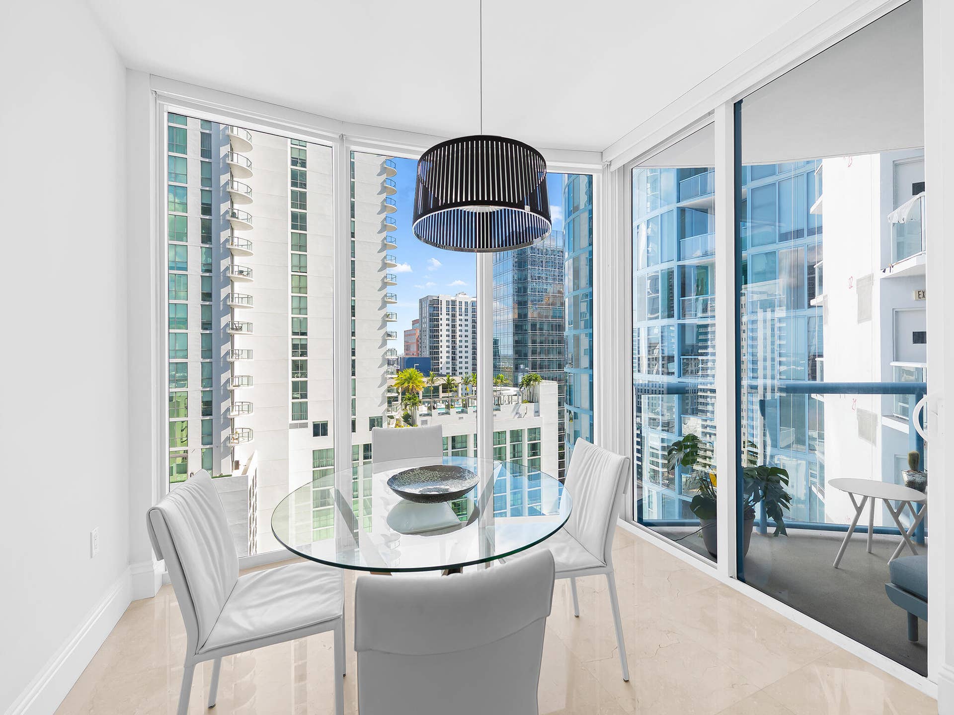 333 Las Olas Way, #2103, Fort Lauderdale, Fort Lauderdale, FL 33301 East-in Kitchen