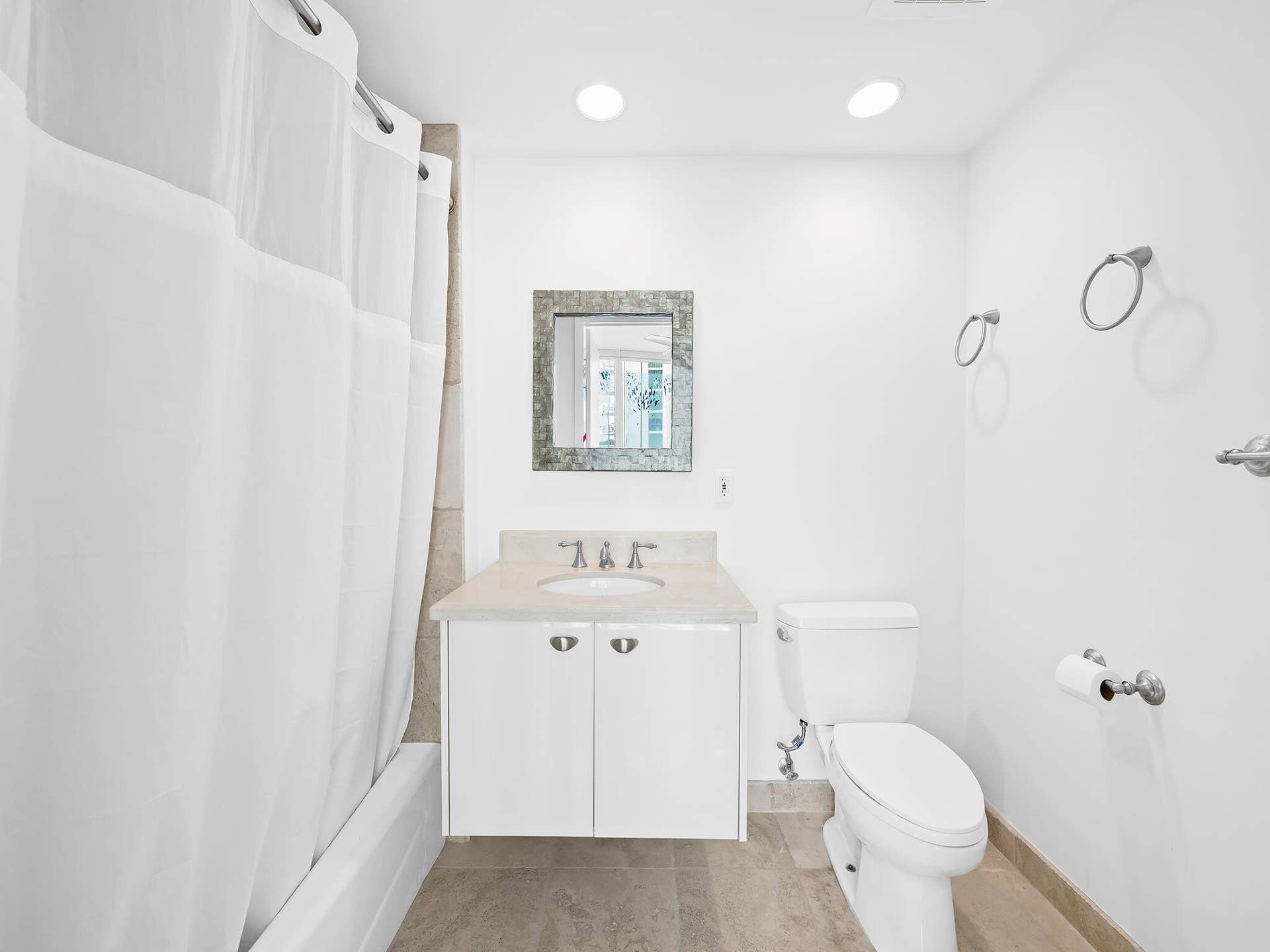 333 Las Olas Way, #2103, Fort Lauderdale, Fort Lauderdale, FL 33301 Guest Room En-Suite Bathroom