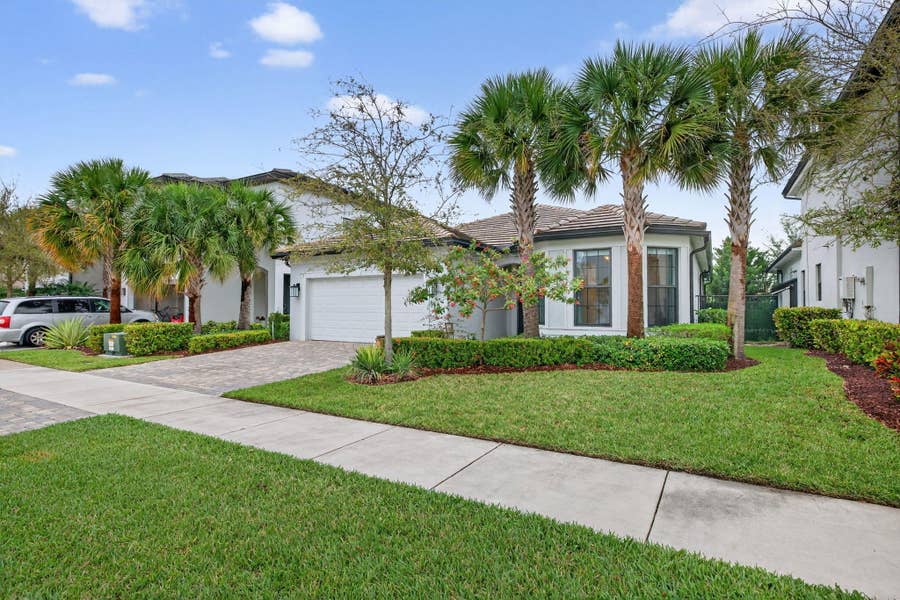 Property photo for 2455 Primrose Place, Oakland Park, FL