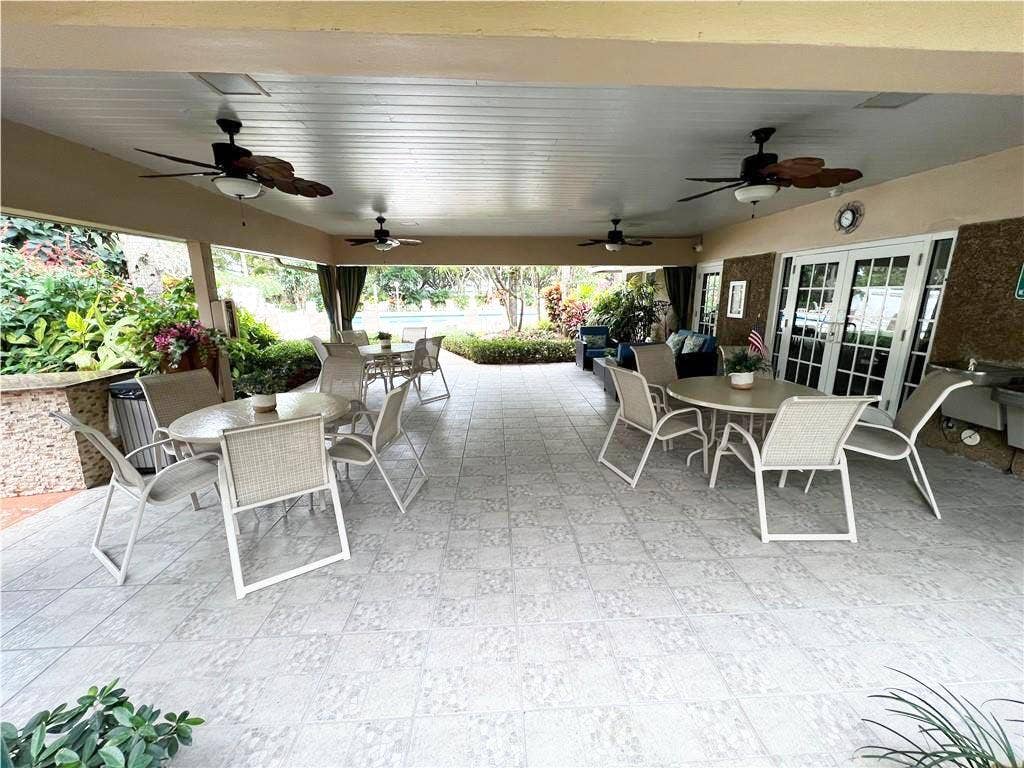 625 Oaks Drive, #106, Pompano Beach, FL 33069 Clubhouse-2