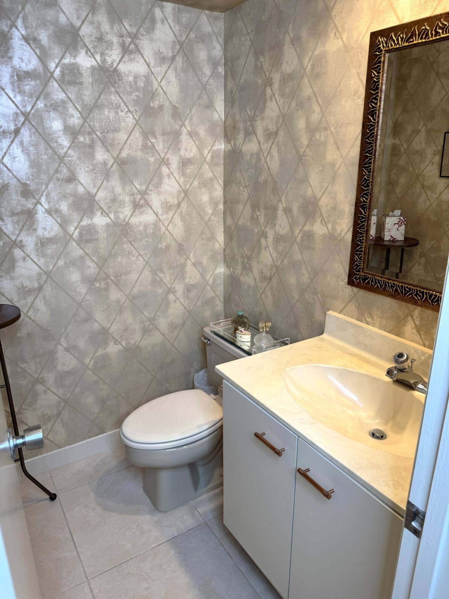 625 Oaks Drive, #106, Pompano Beach, FL 33069 Half Bathroom