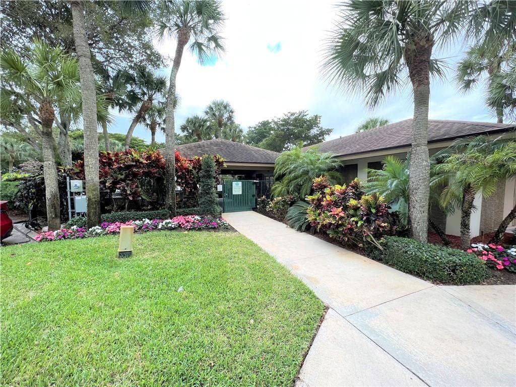 625 Oaks Drive, #106, Pompano Beach, FL 33069 Club House