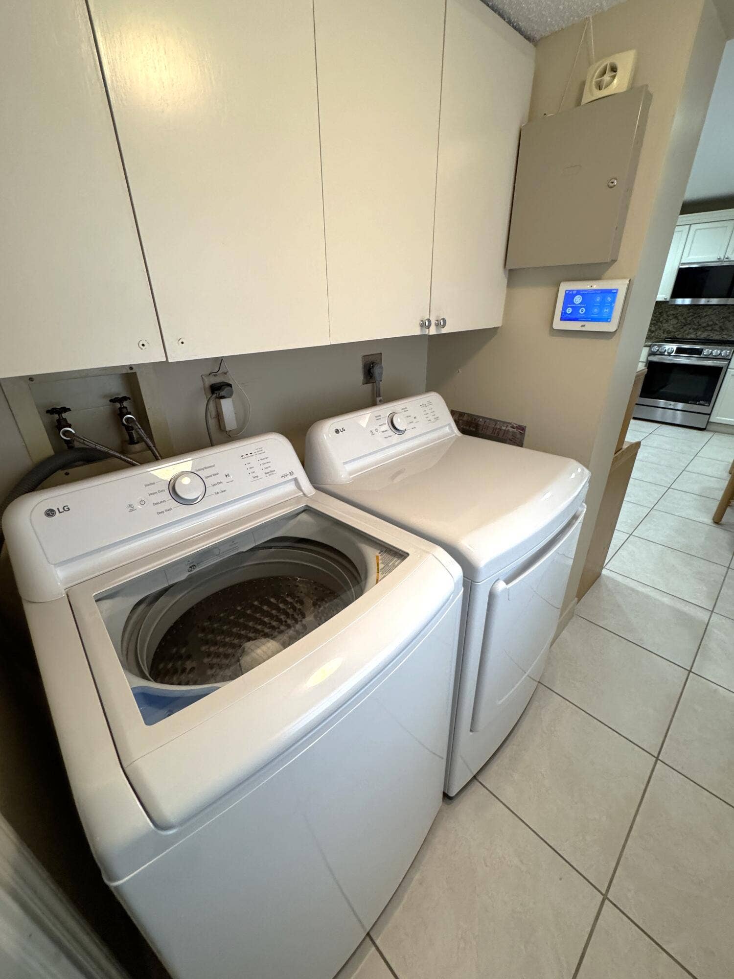 625 Oaks Drive, #106, Pompano Beach, FL 33069 Laundary Clouset