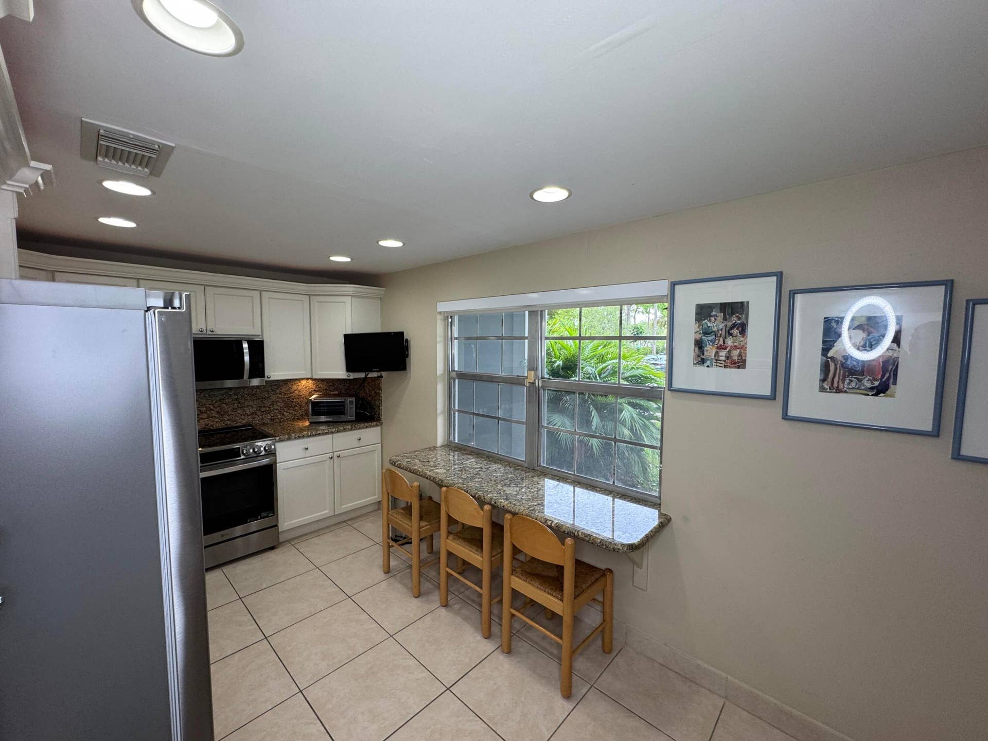 625 Oaks Drive, #106, Pompano Beach, FL 33069 Kitchen-2