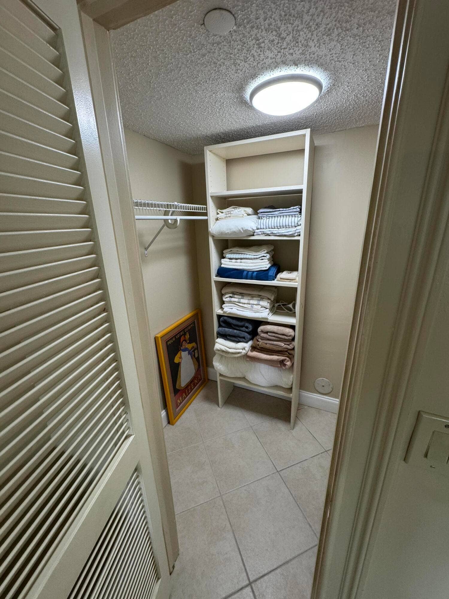625 Oaks Drive, #106, Pompano Beach, FL 33069 Walkin Coluset