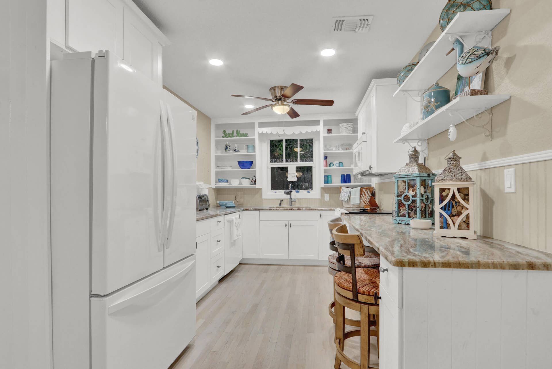 176 E 24th Street, Riviera Beach, FL 33404 Kitchen