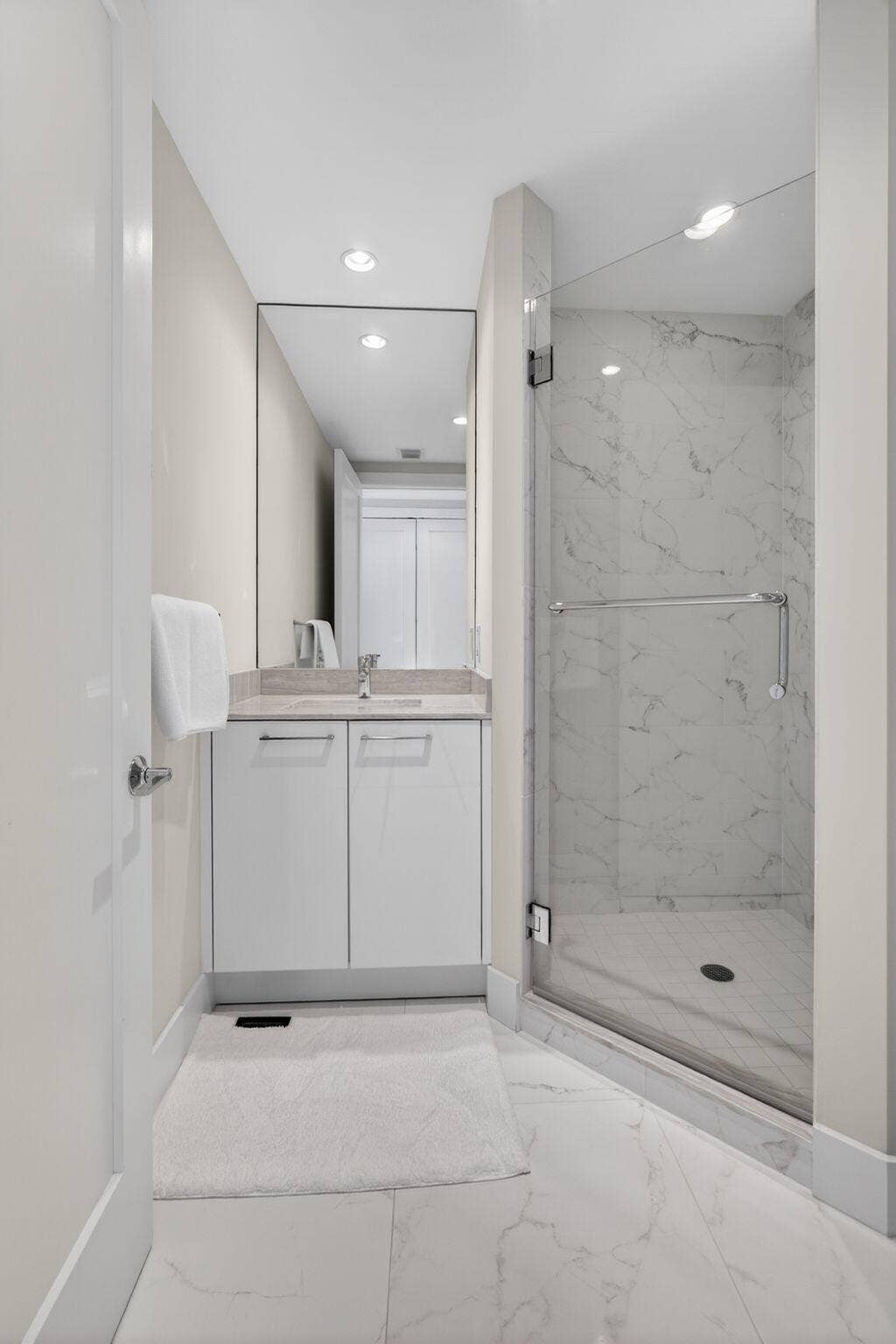 2 Water Club Way, #2004, North Palm Beach, FL 33408 32-web-or-mls-5D1A5923