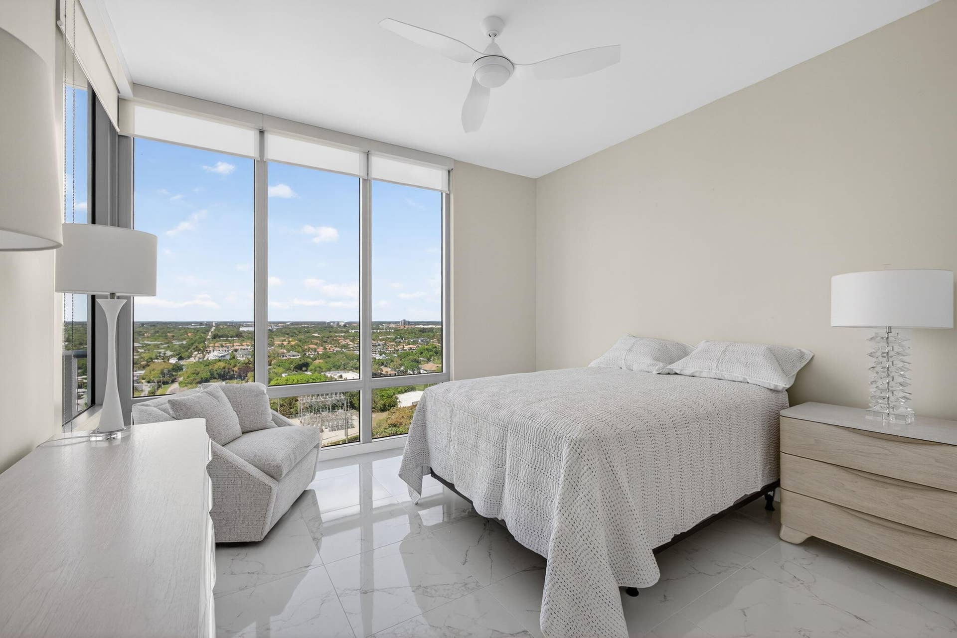 2 Water Club Way, #2004, North Palm Beach, FL 33408 39-web-or-mls-5D1A5963