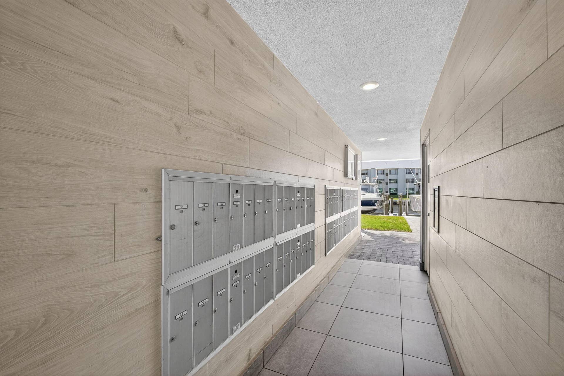 108 Paradise Harbour Boulevard, #305, North Palm Beach, FL 33408 41-web-or-mls-Paradise Harbour Virtuals