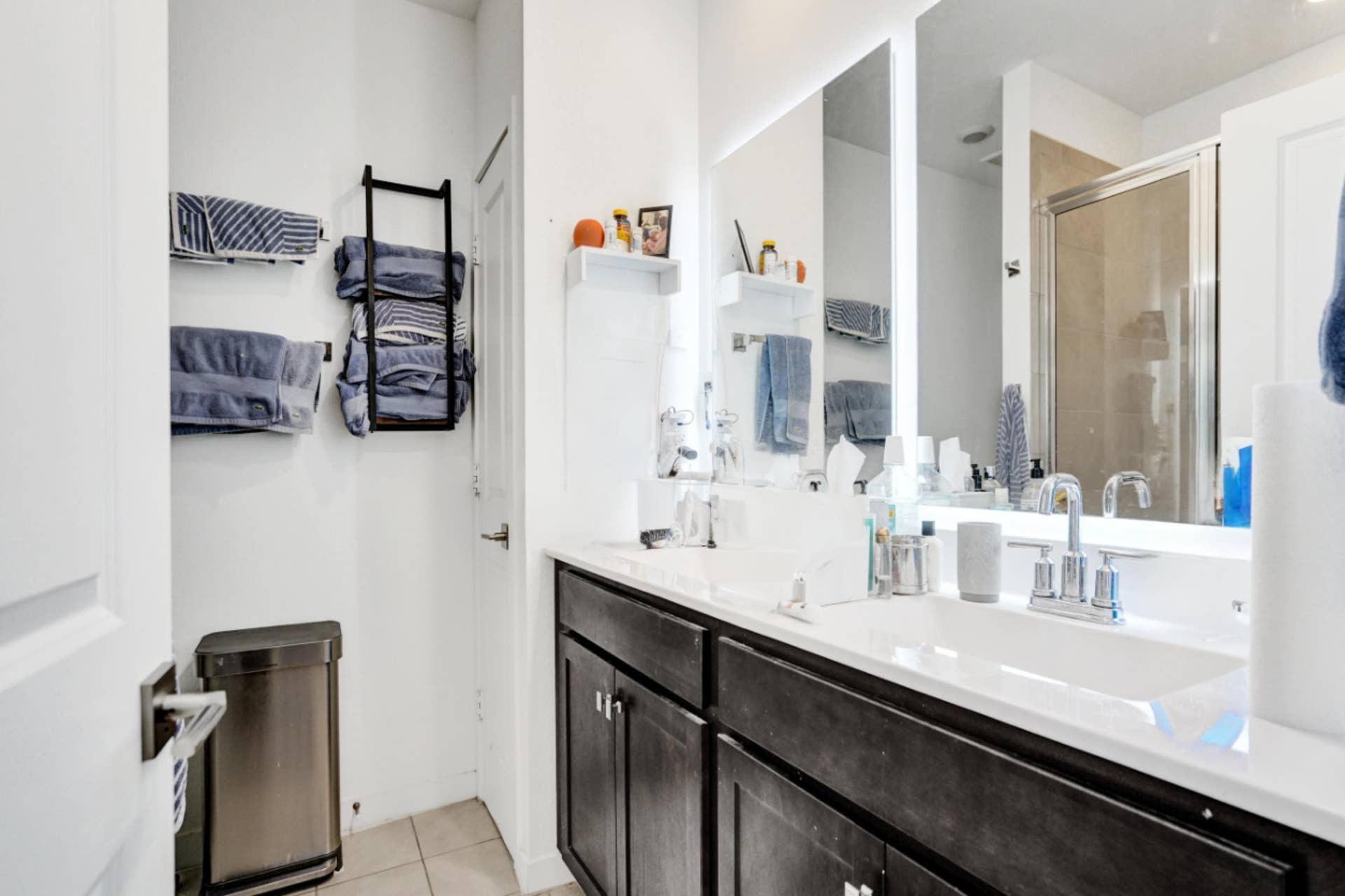 435 NW 17th Street, Fort Lauderdale, FL 33311 Primary bedroom bathroom