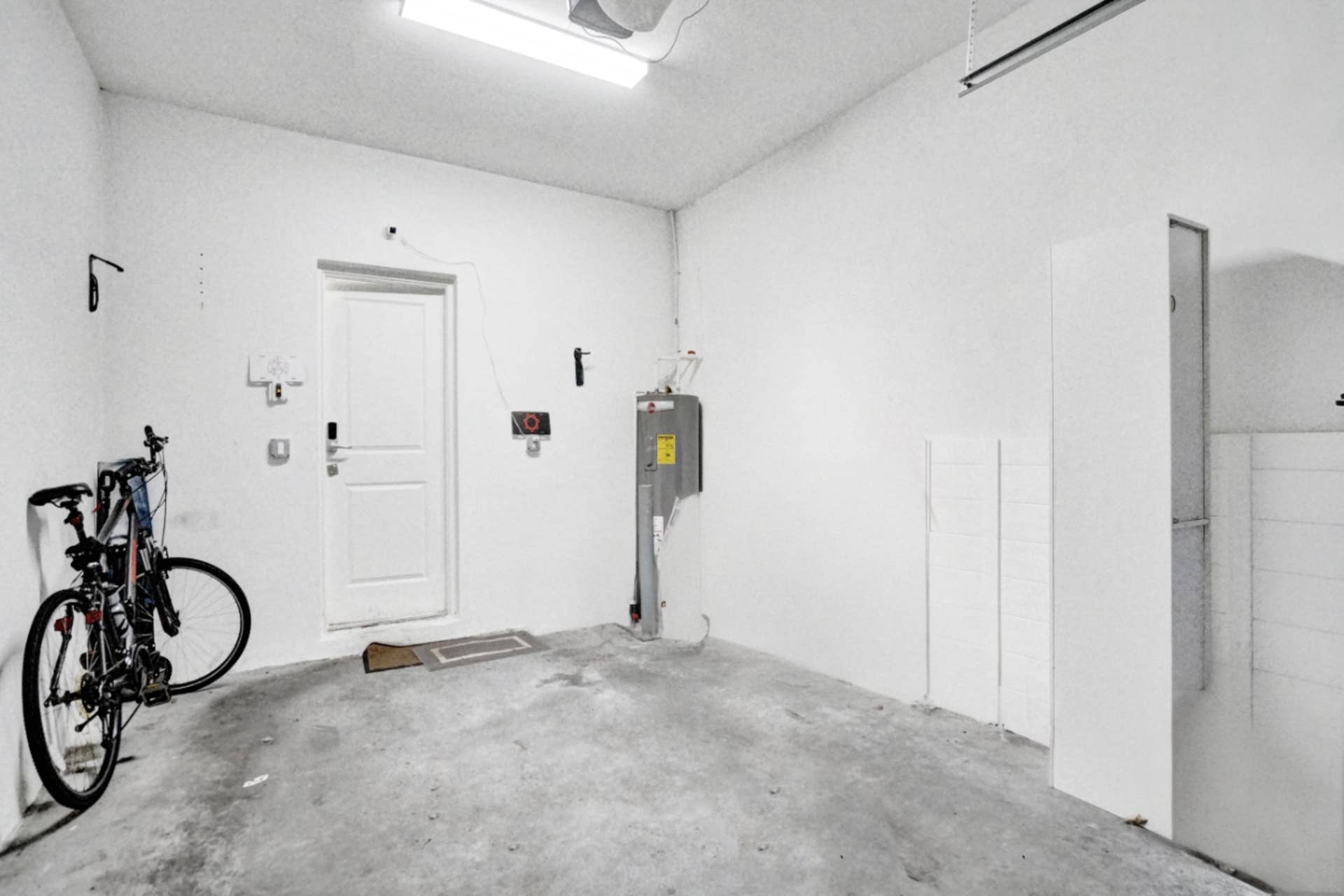 435 NW 17th Street, Fort Lauderdale, FL 33311 1 car garage