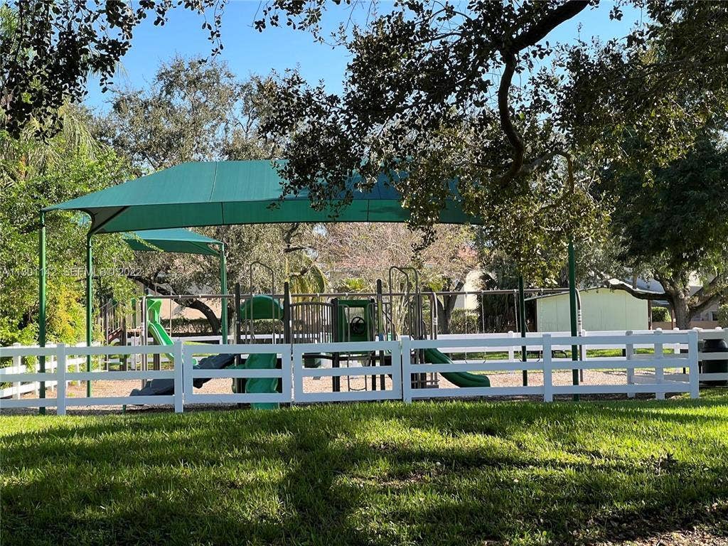 31 Chestnut Circle, Cooper City, FL 33026 RC 1