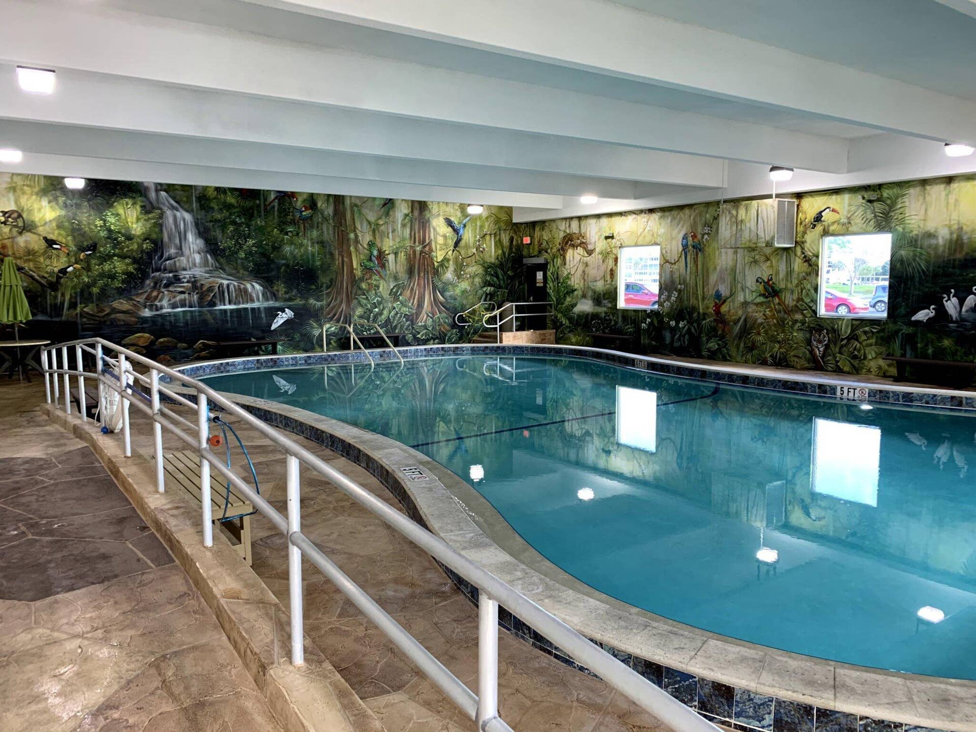 27 Sheffield B, West Palm Beach, FL 33417 Heated Indoor Pool CV