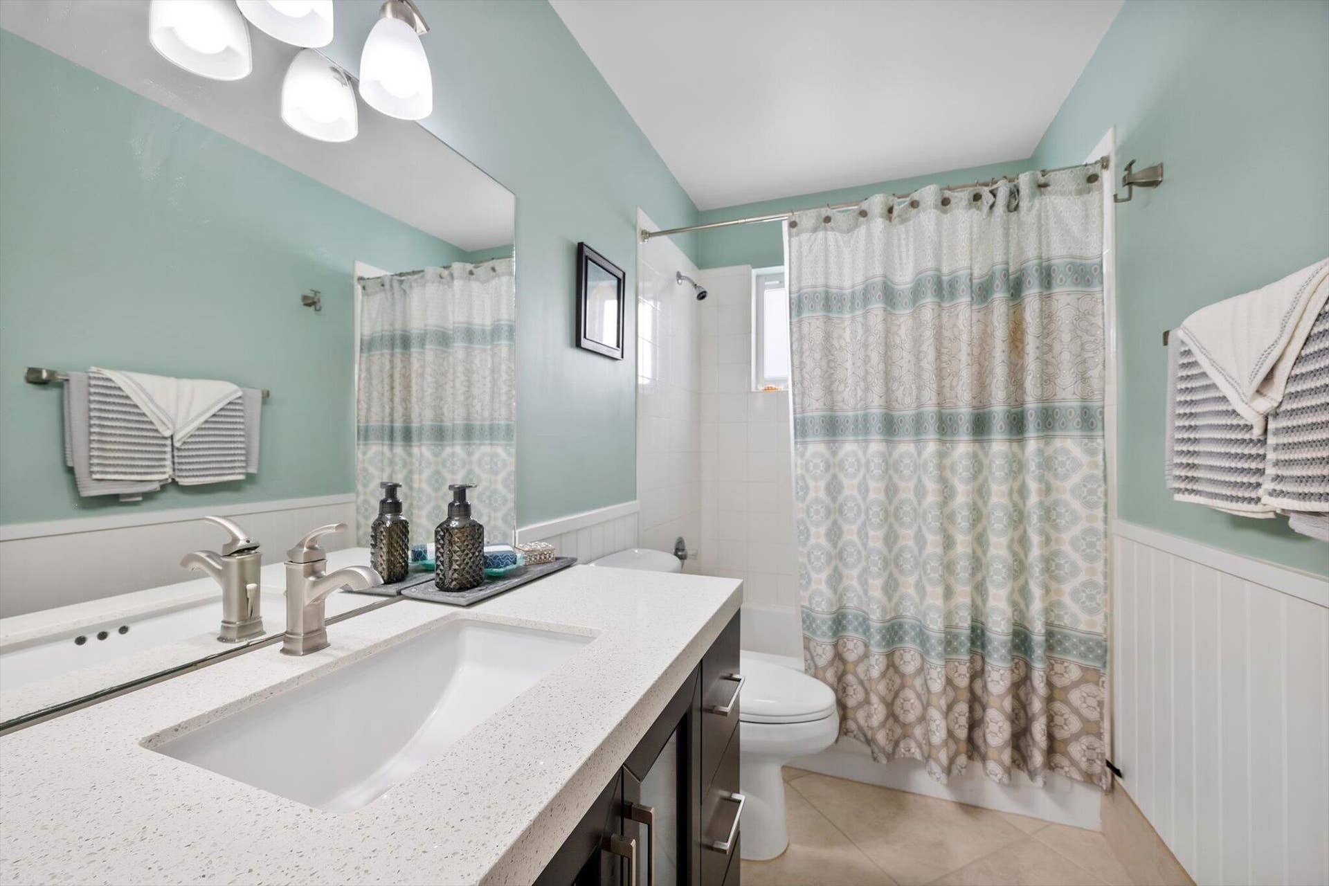 25-15541 Dover Ct_025