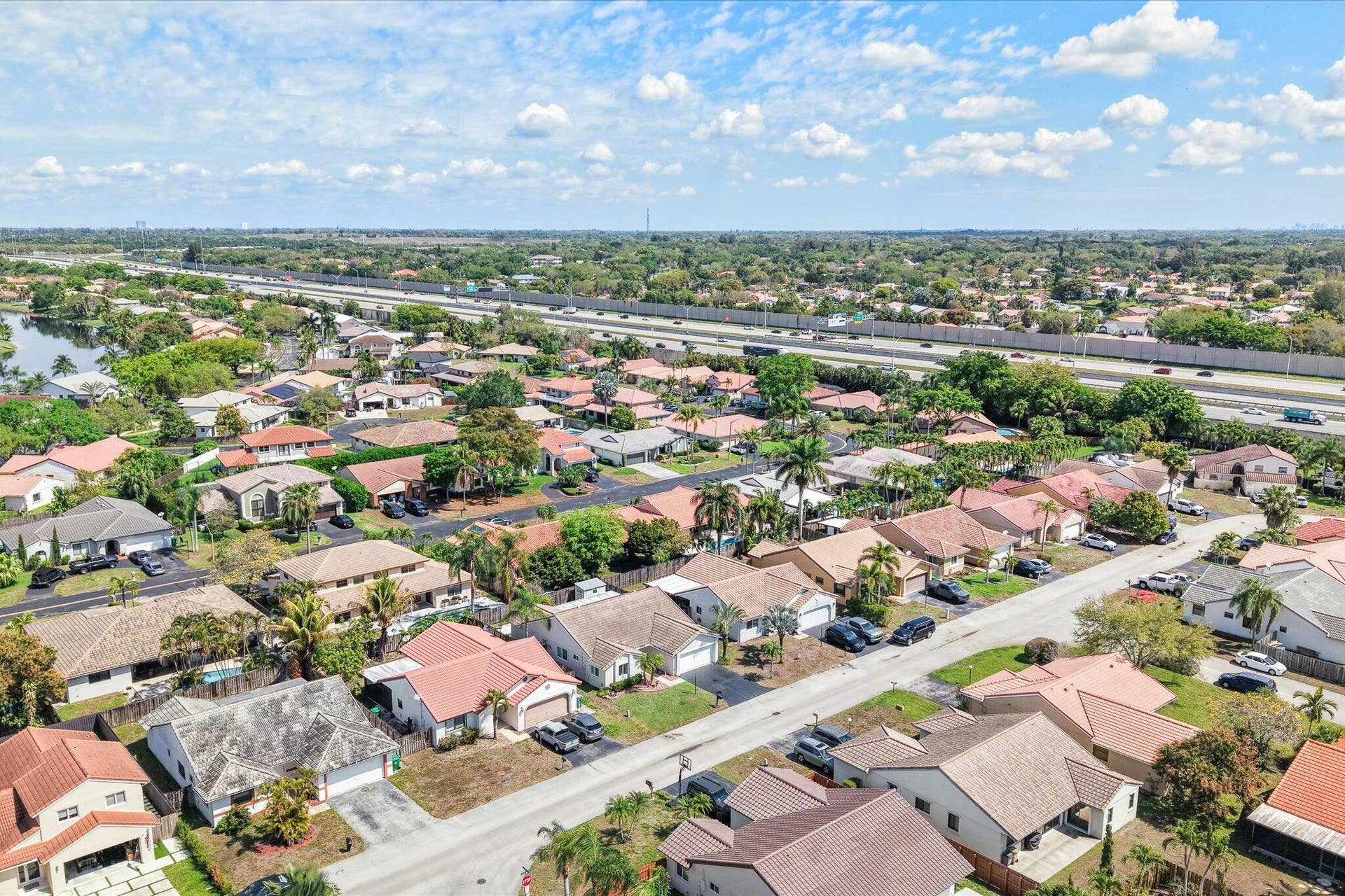 50-15541 Dover Ct_050