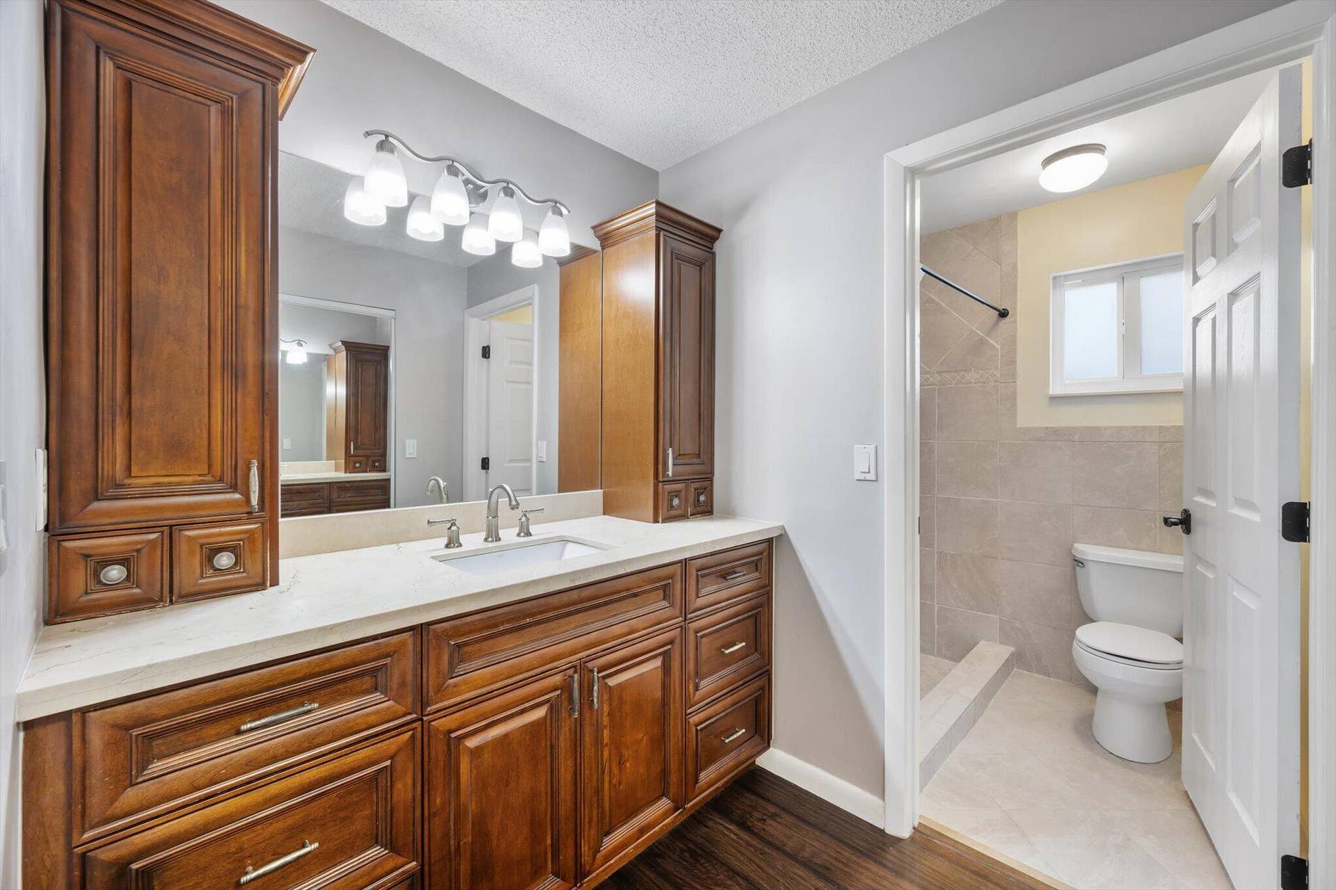 29-15541 Dover Ct_029