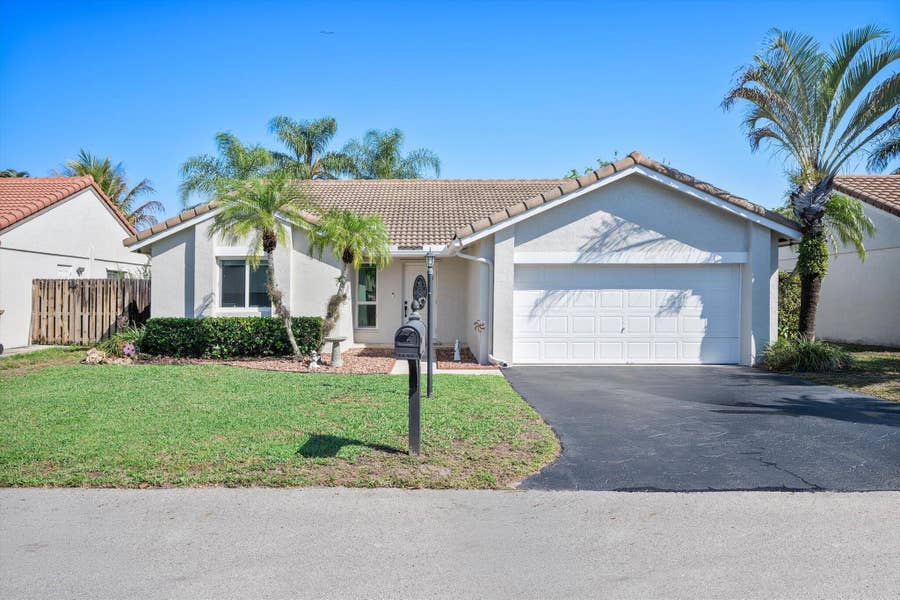 Property photo for 15541 Dover Court, Davie, FL