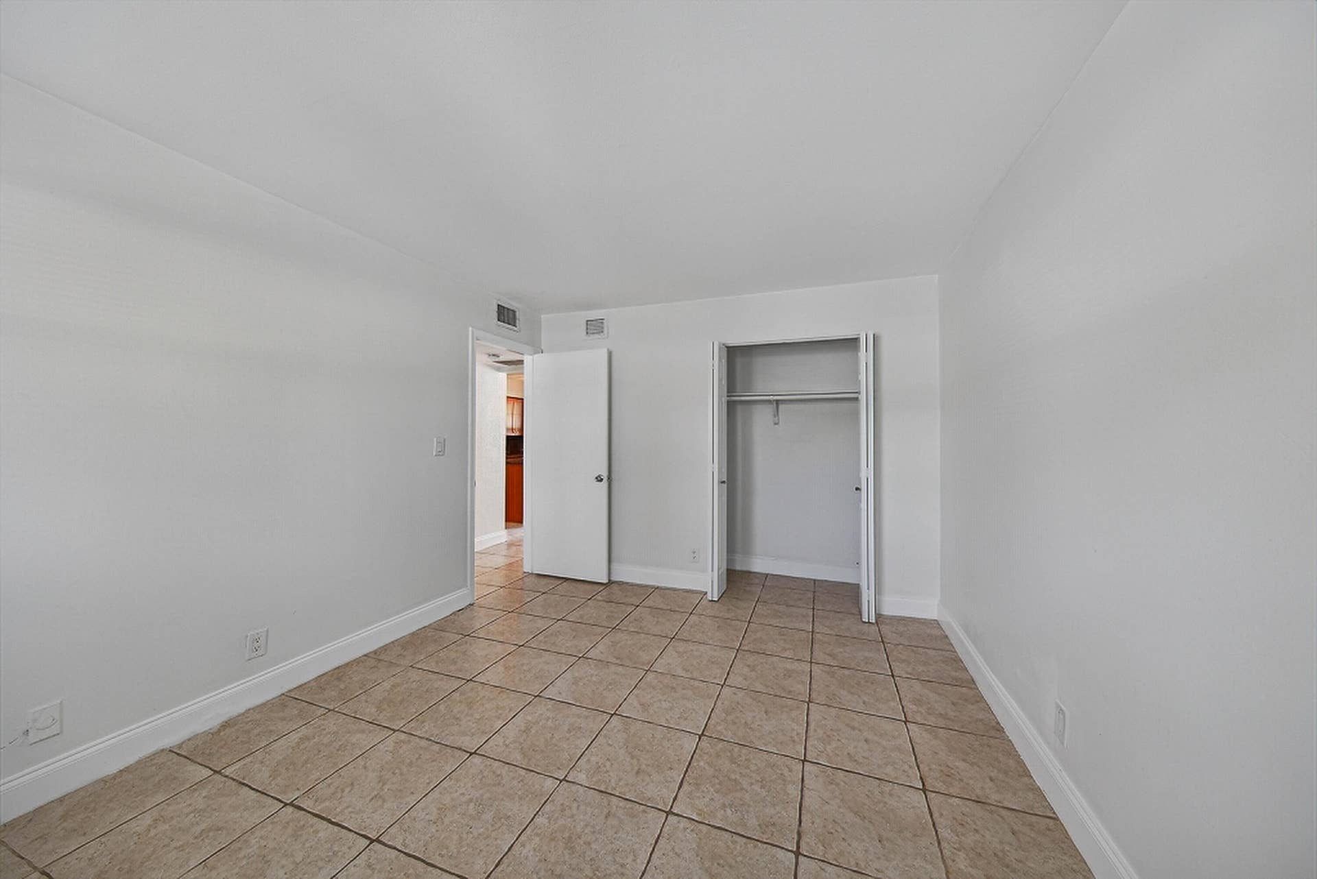 51 NE 24th Street, #4, Wilton Manors, FL 33305 Primary bedroom
