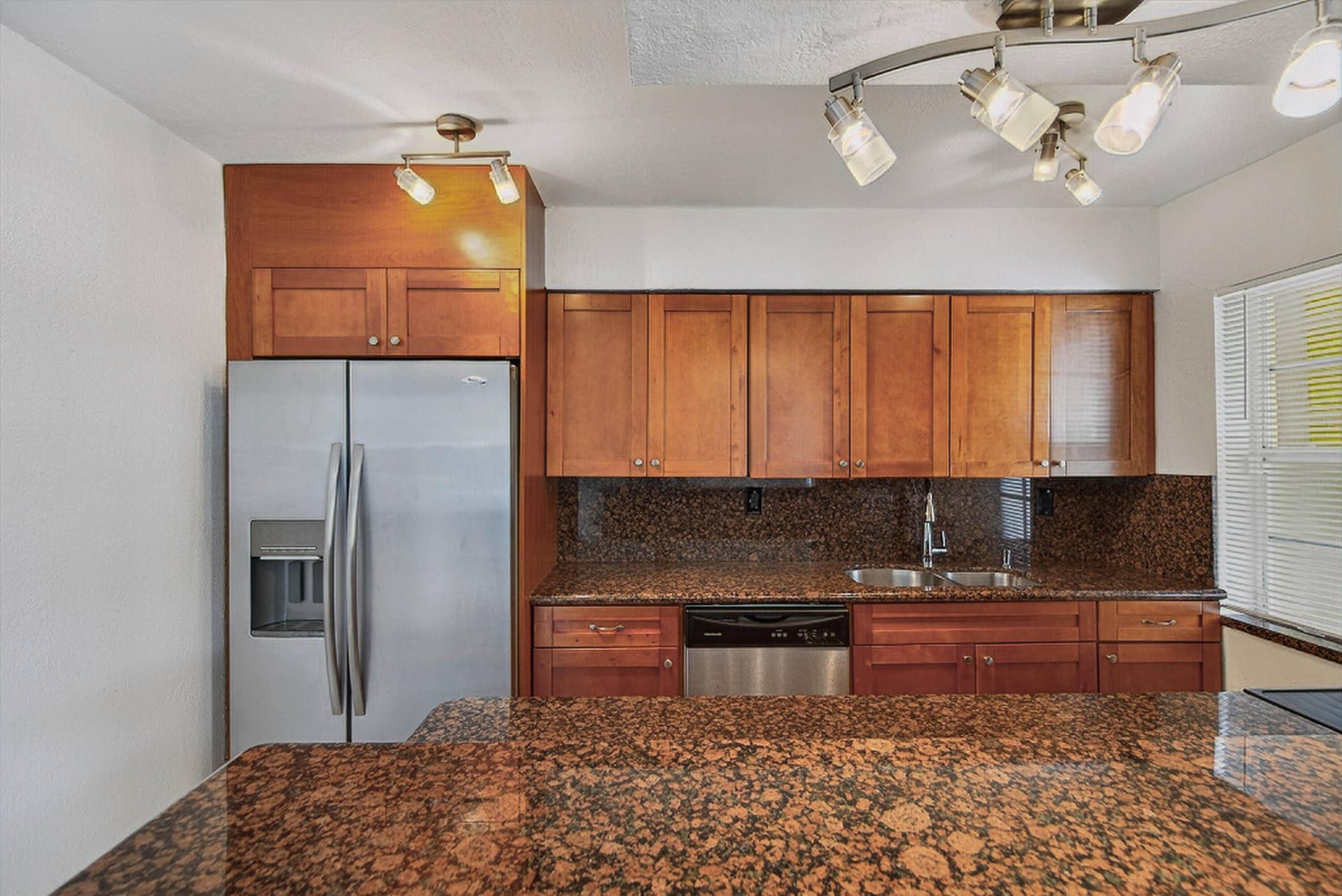 51 NE 24th Street, #4, Wilton Manors, FL 33305 Kitchen