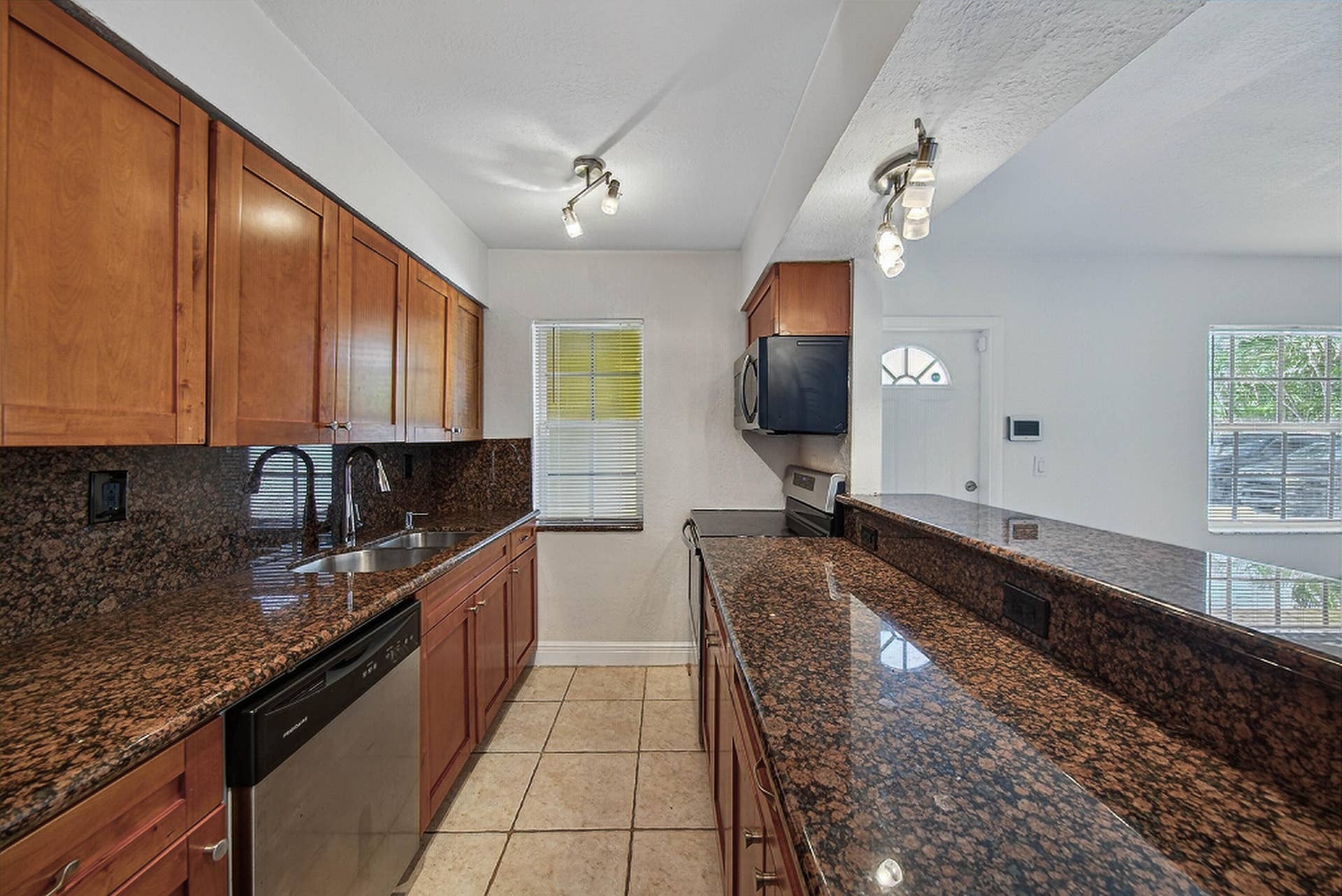 51 NE 24th Street, #4, Wilton Manors, FL 33305 Kitchen