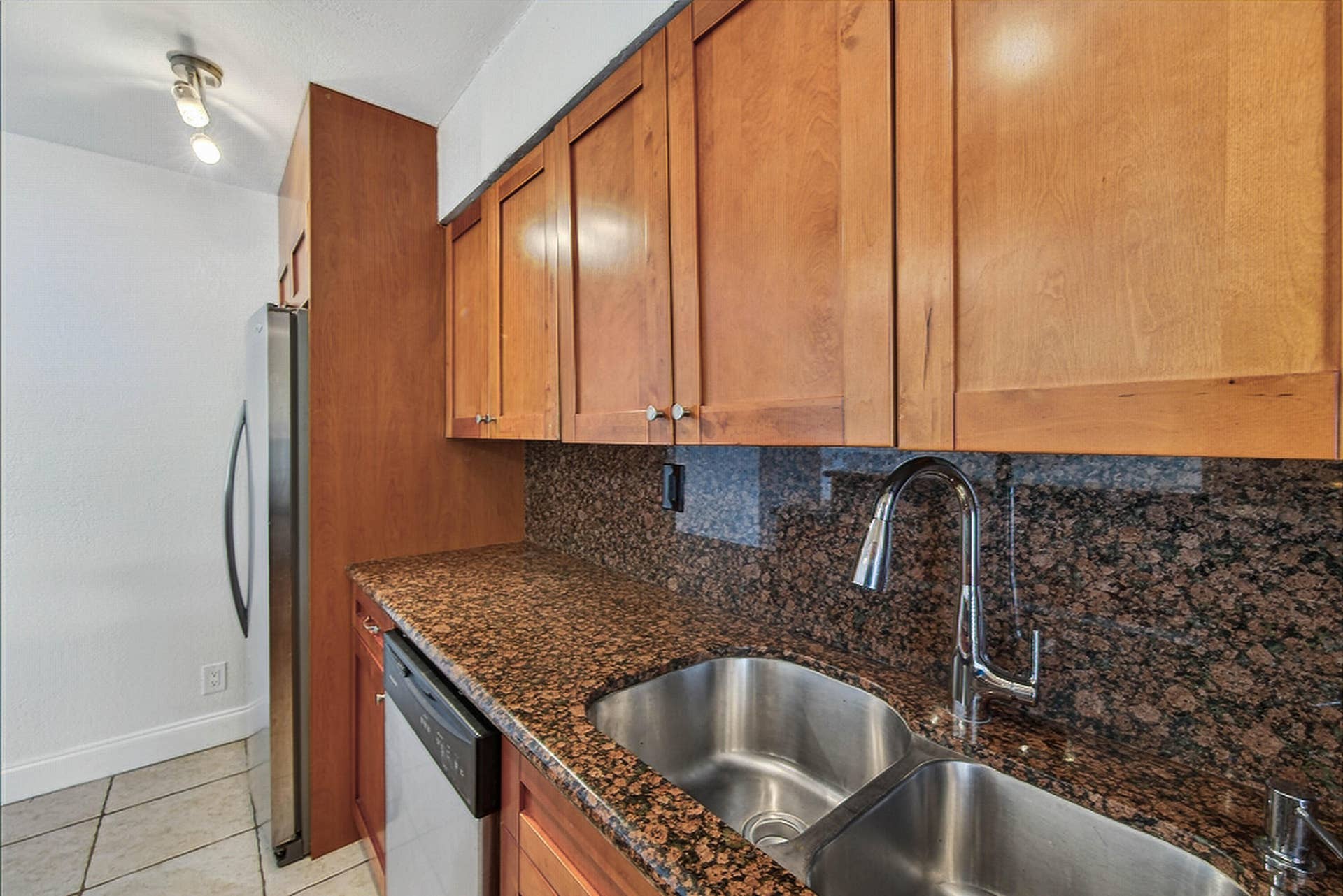 51 NE 24th Street, #4, Wilton Manors, FL 33305 Kitchen