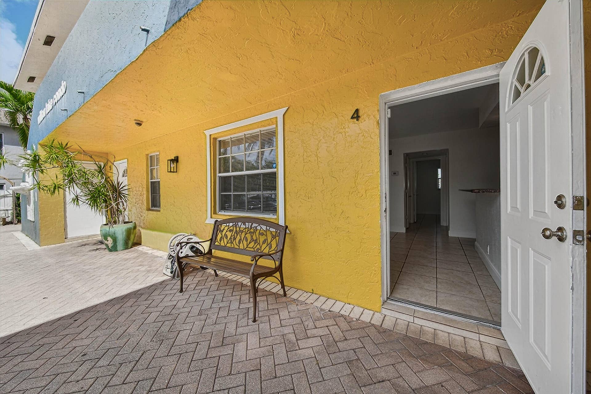 51 NE 24th Street, #4, Wilton Manors, FL 33305 Front door to unit
