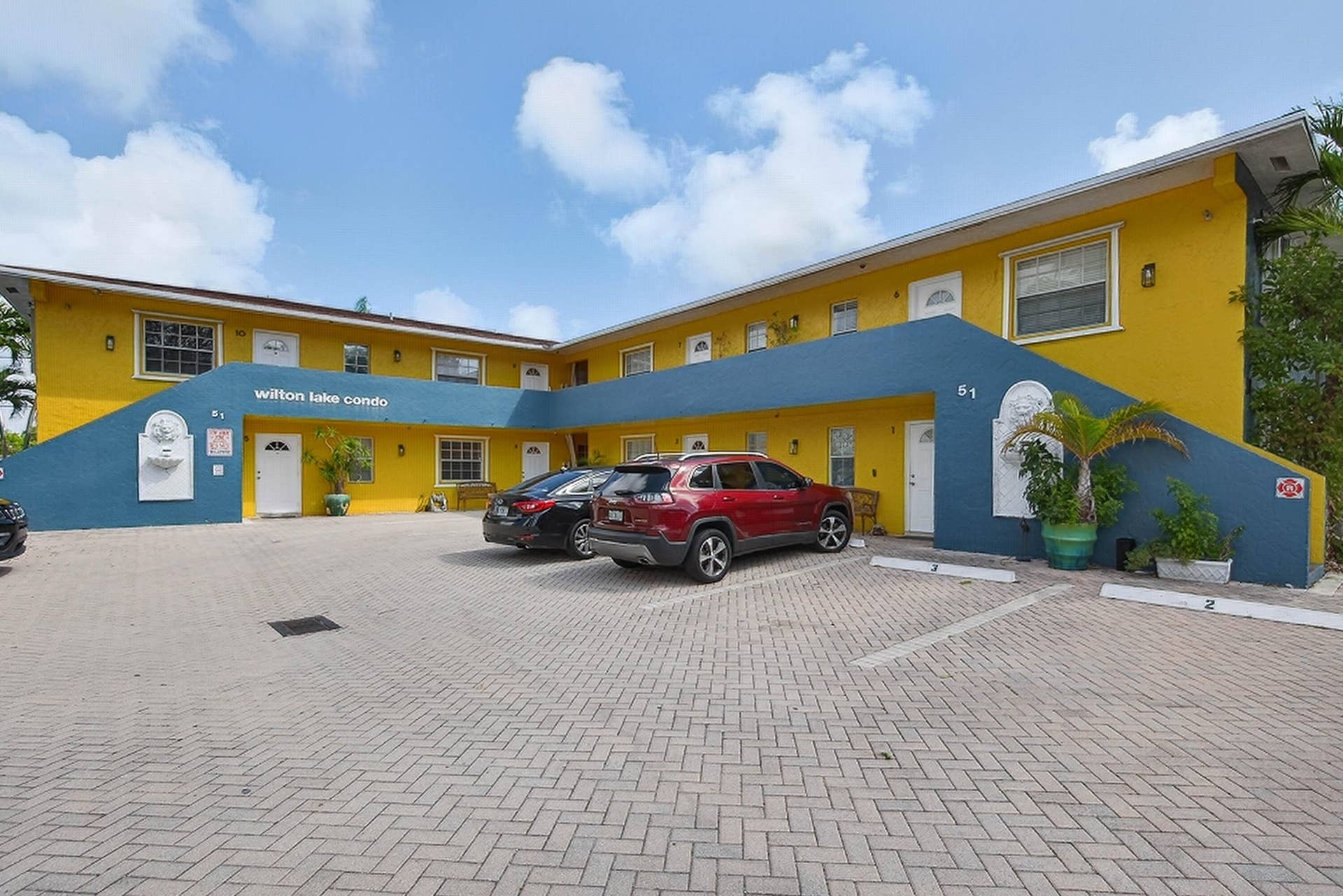 51 NE 24th Street, #4, Wilton Manors, FL 33305 Building exterior