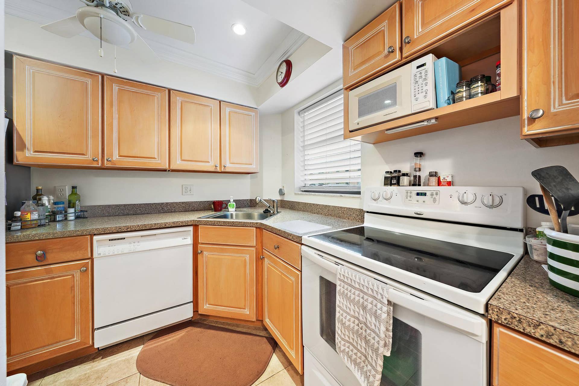 18081 SE Country Club Drive, #6-51, Jupiter, FL 33469 18081 SE Country Club Dr bldg 6 apt 51-9