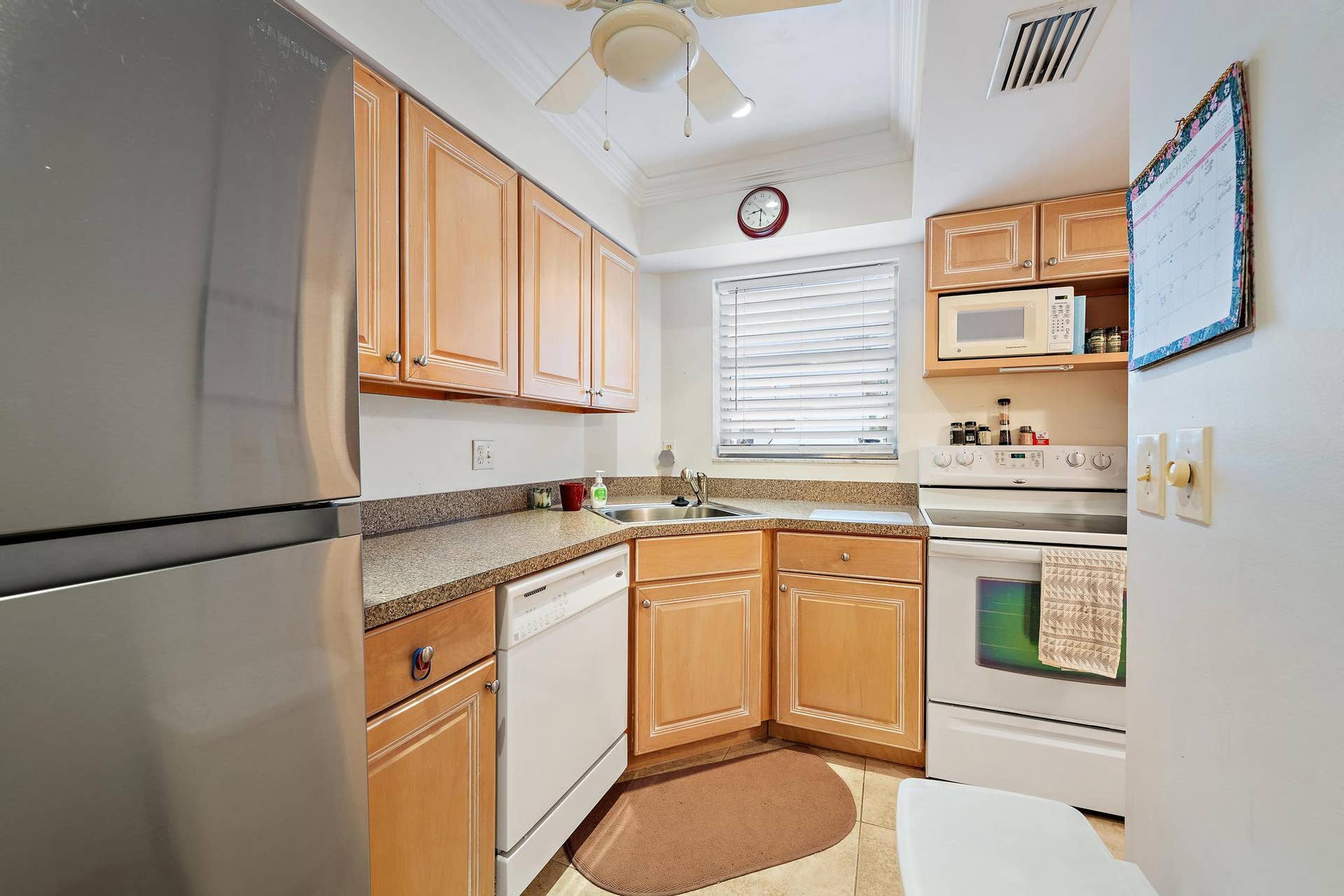 18081 SE Country Club Drive, #6-51, Jupiter, FL 33469 18081 SE Country Club Dr bldg 6 apt 51-2