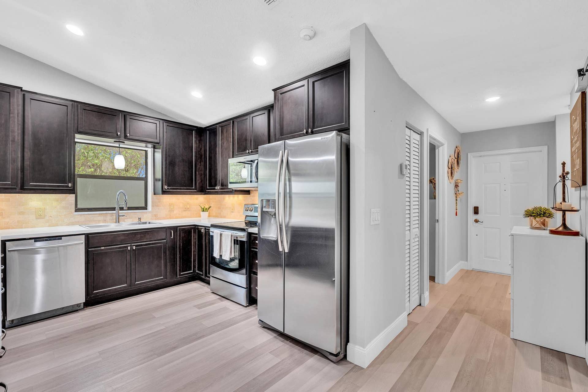 23120 Barwood Park Lane, #B, Boca Raton, FL 33433 SS Appliances