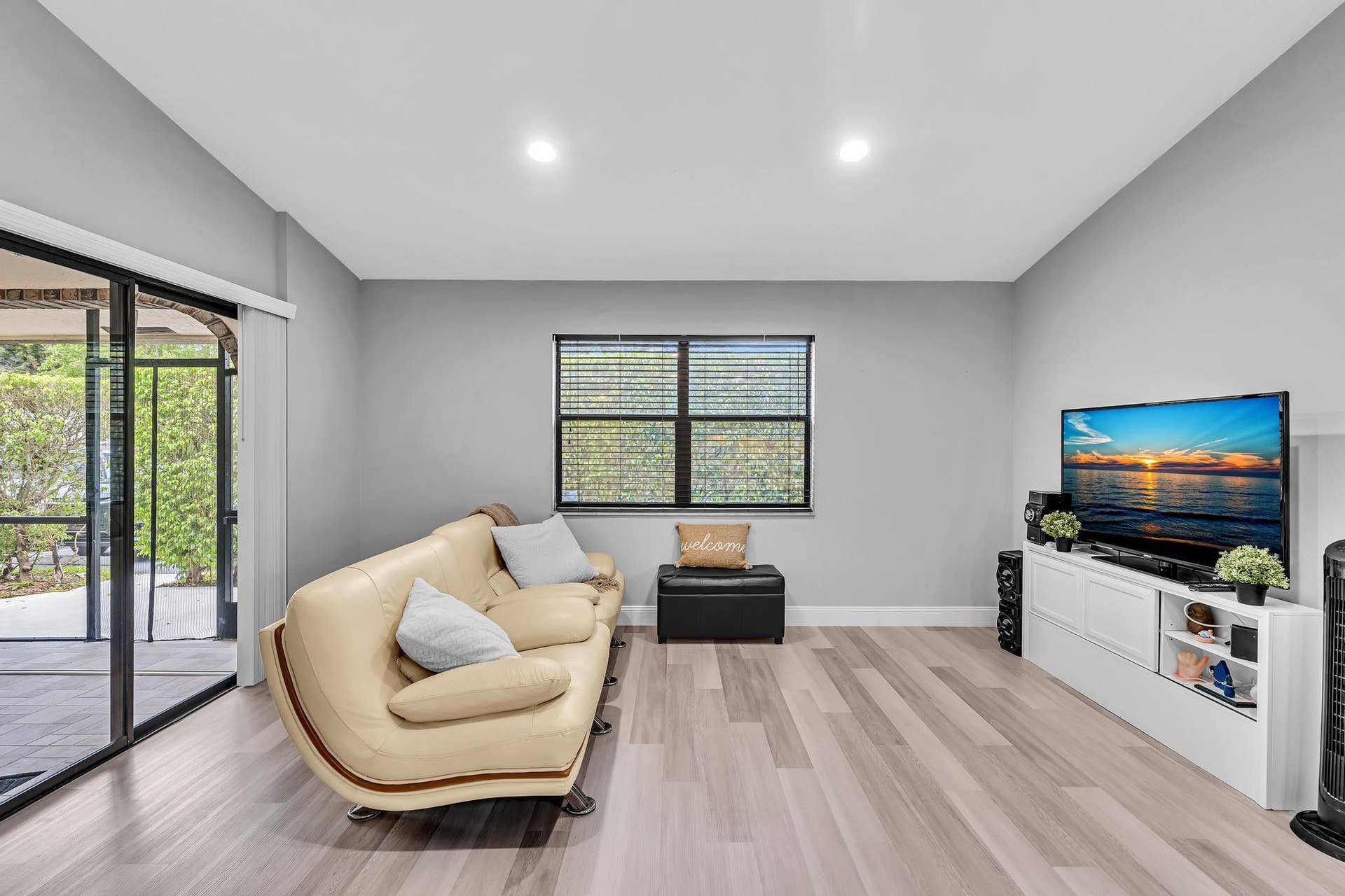 23120 Barwood Park Lane, #B, Boca Raton, FL 33433 Living Space