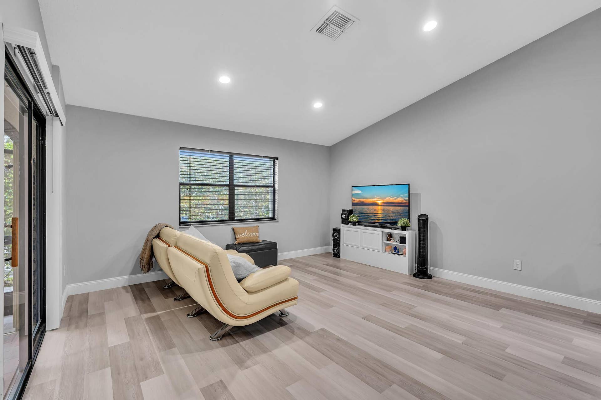 23120 Barwood Park Lane, #B, Boca Raton, FL 33433 Living Room