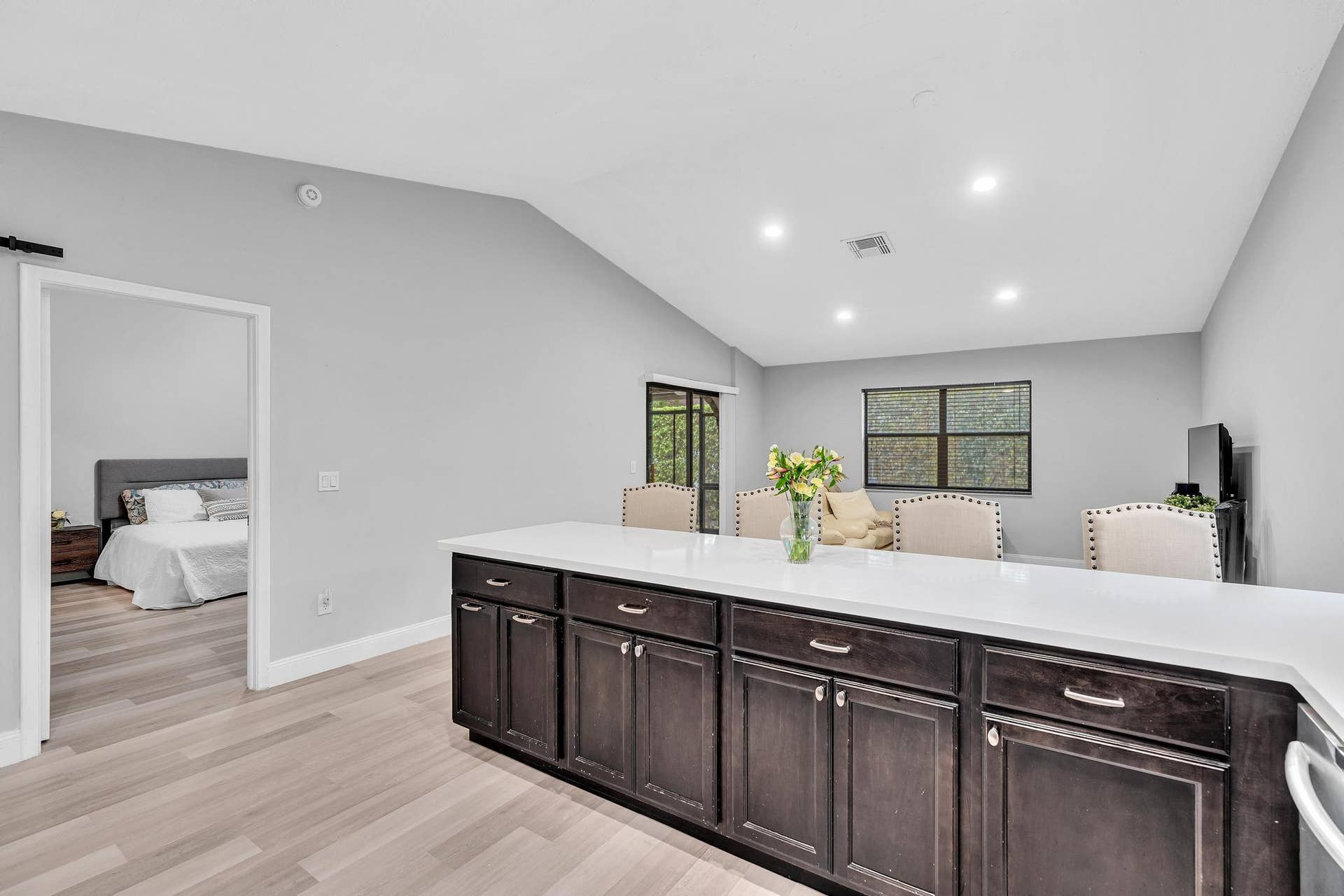 23120 Barwood Park Lane, #B, Boca Raton, FL 33433 Vaulted Ceilings