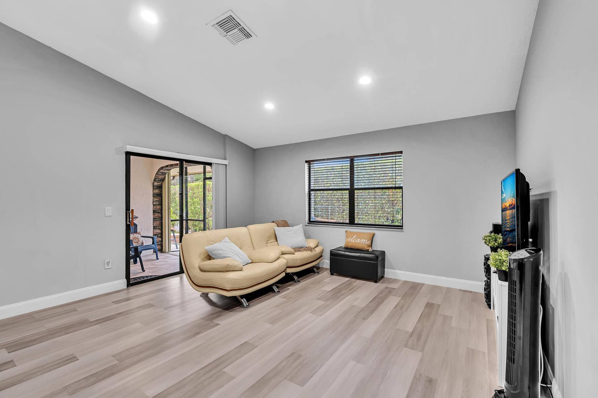 23120 Barwood Park Lane, #B, Boca Raton, FL 33433 New Floors Throughout
