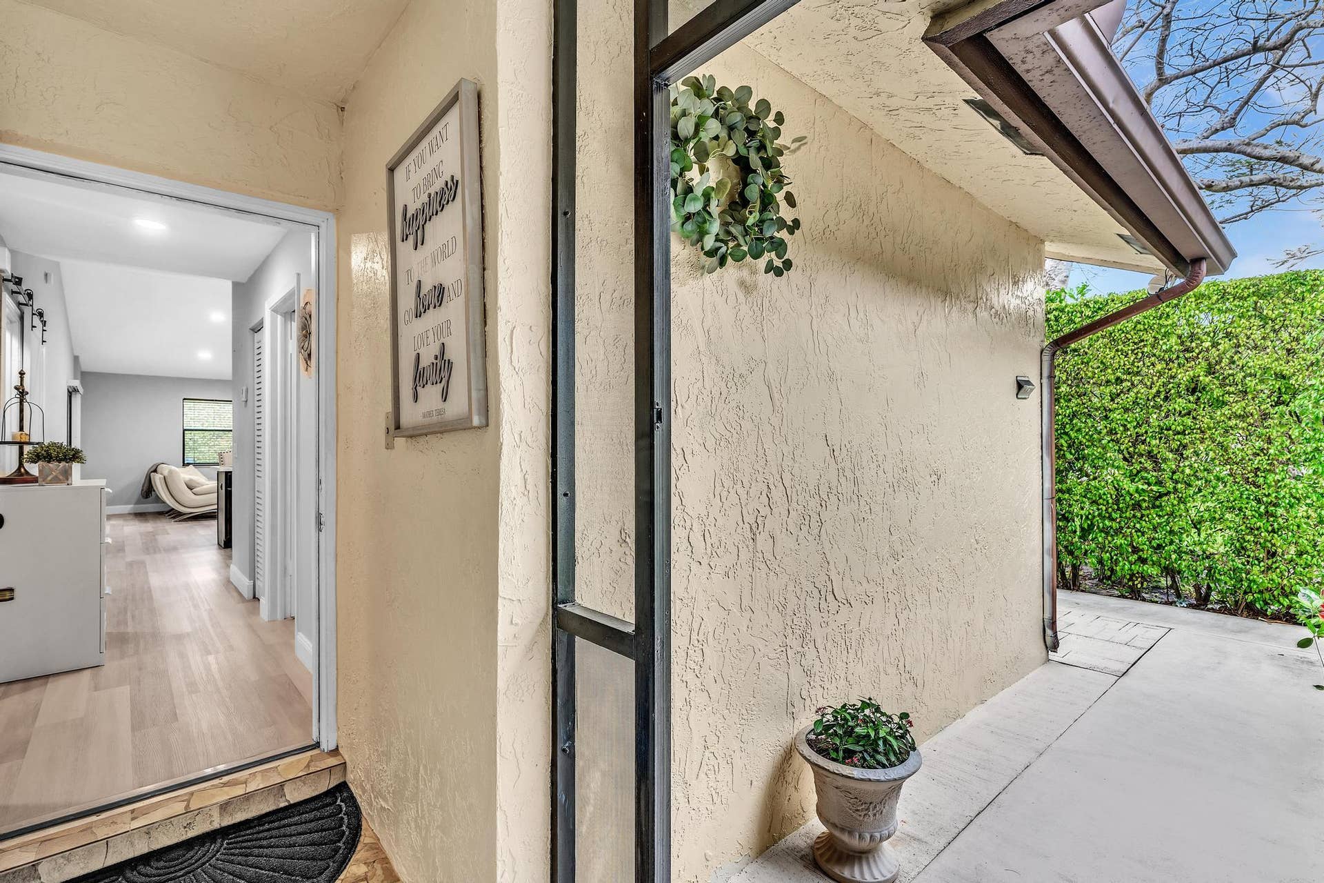 23120 Barwood Park Lane, #B, Boca Raton, FL 33433 Tiled walkway