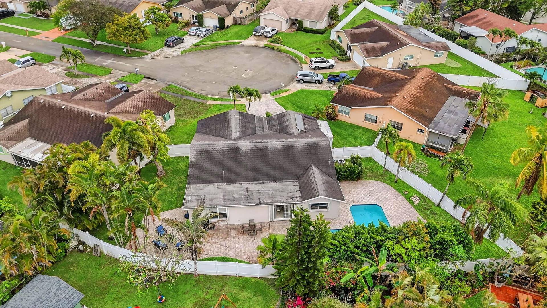 23153 SW 60th Way, Boca Raton, FL 33428 59-web-or-mls-DJI_20260319021143_0006_D_