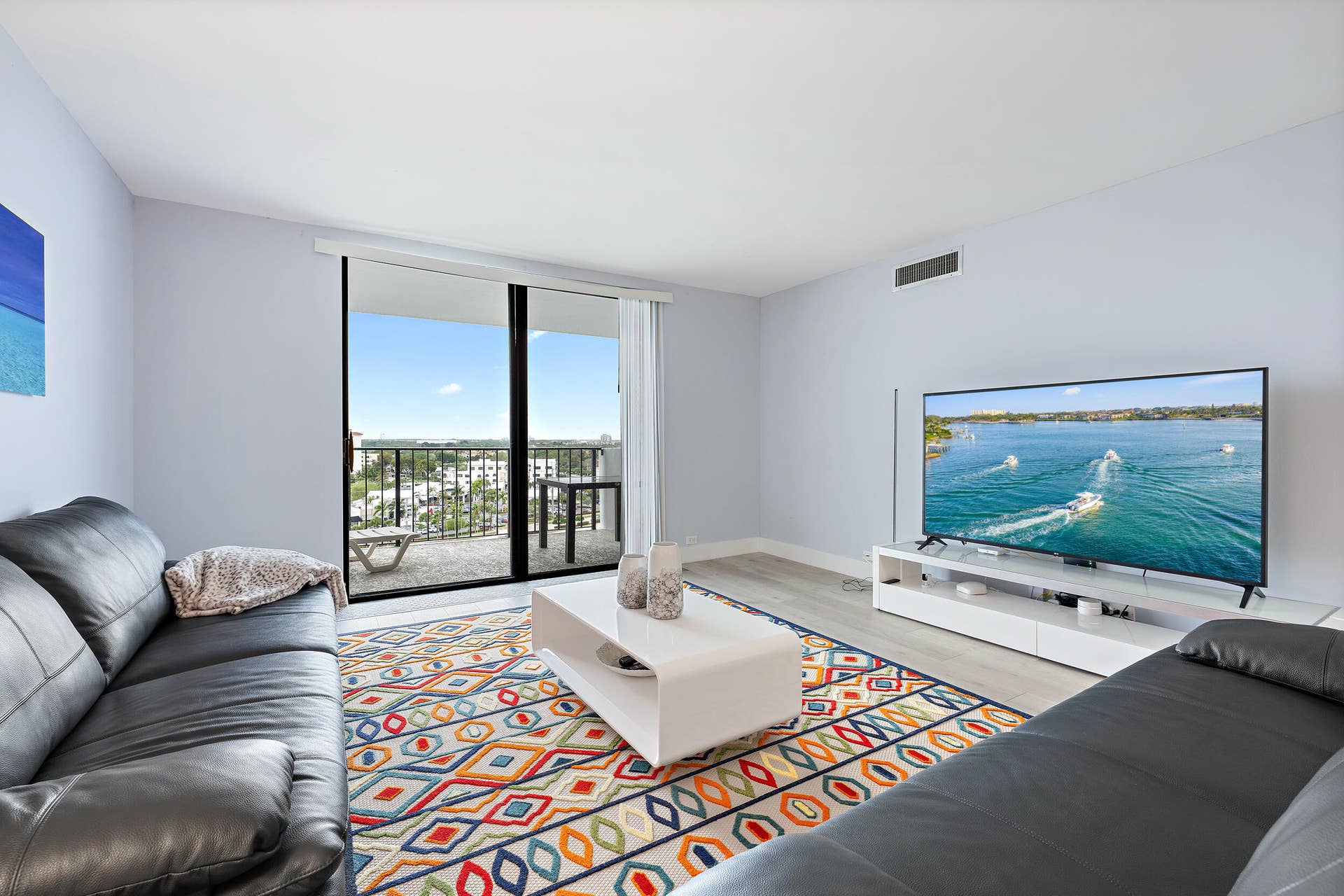 1200 Marine Way, #915 (ph7), North Palm Beach, FL 33408 Main Living Space