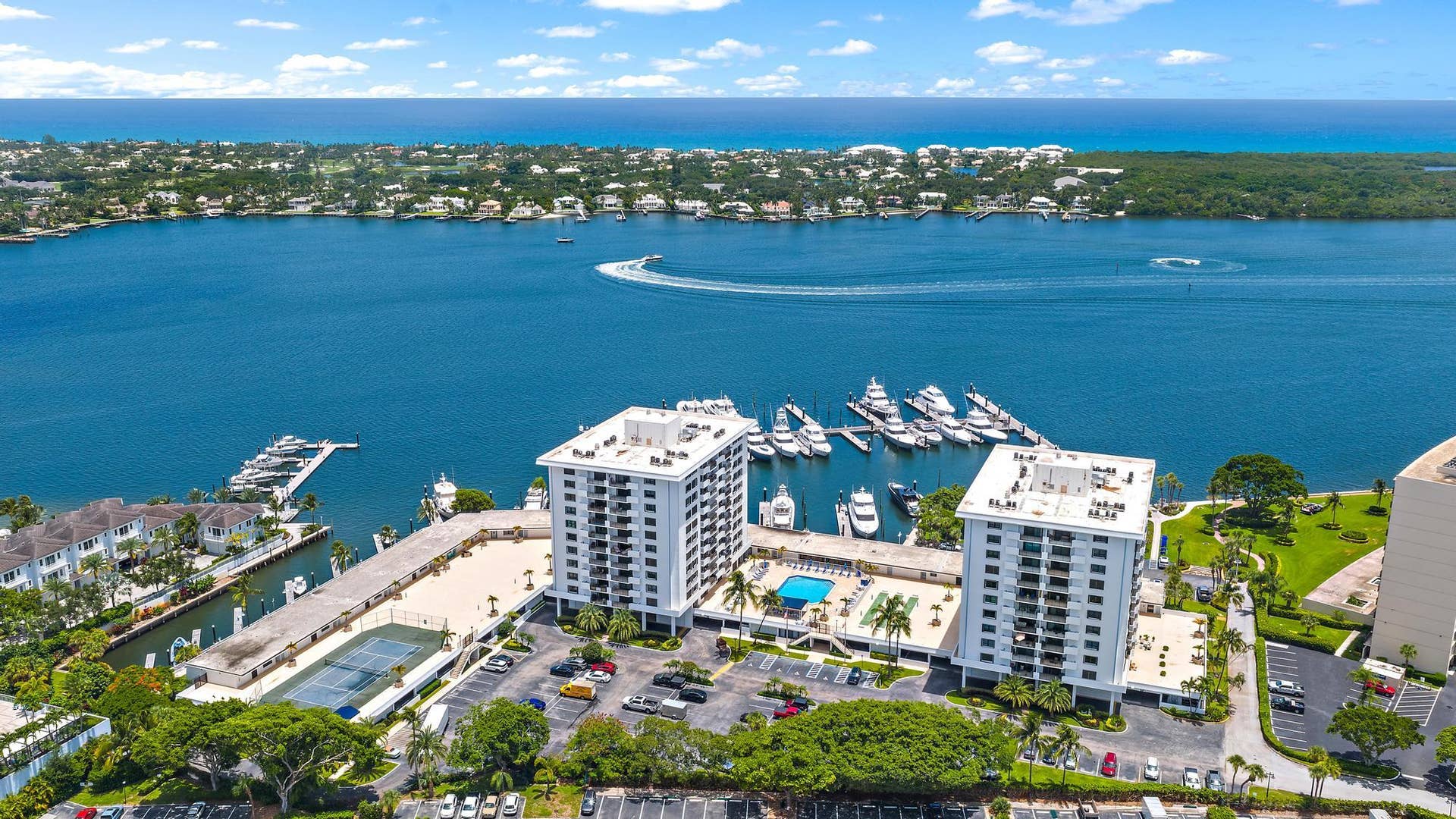 1200 Marine Way, #915 (ph7), North Palm Beach, FL 33408 Admiralty Buildings