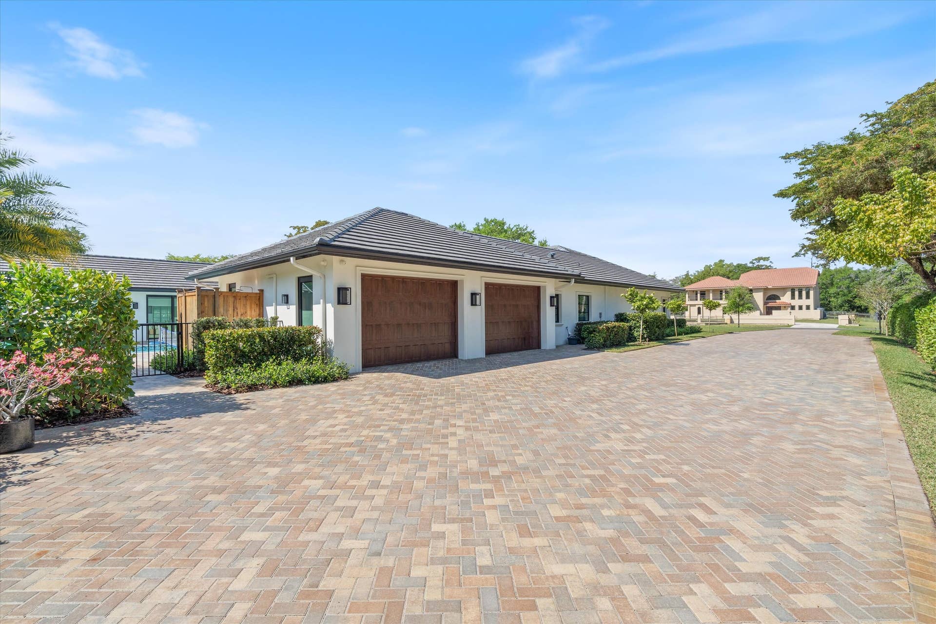 6032 NW 80th Terrace, Parkland, FL 33067 Airconditioned Oversized Garage
