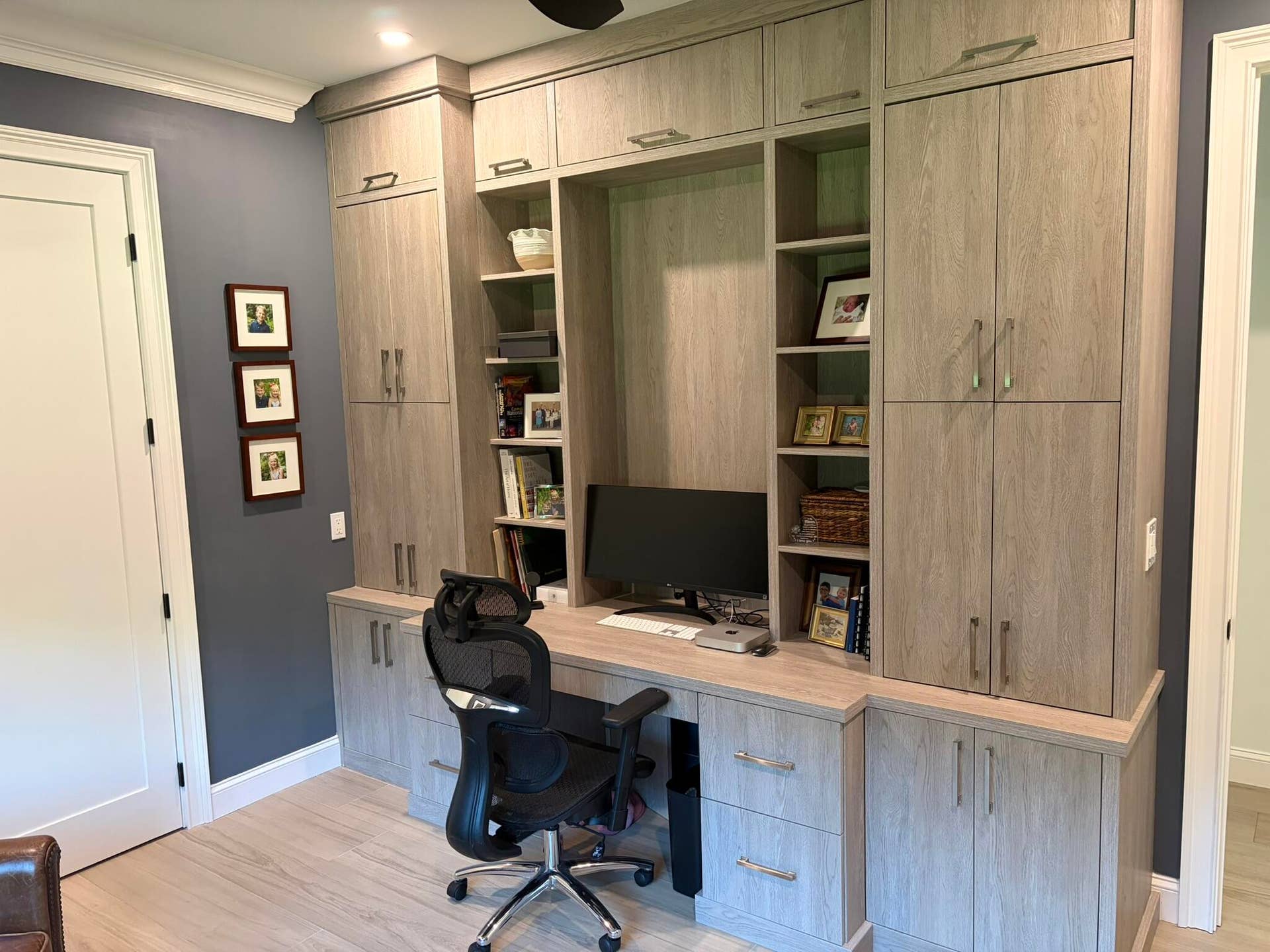 6032 NW 80th Terrace, Parkland, FL 33067 Office Built-In Desk
