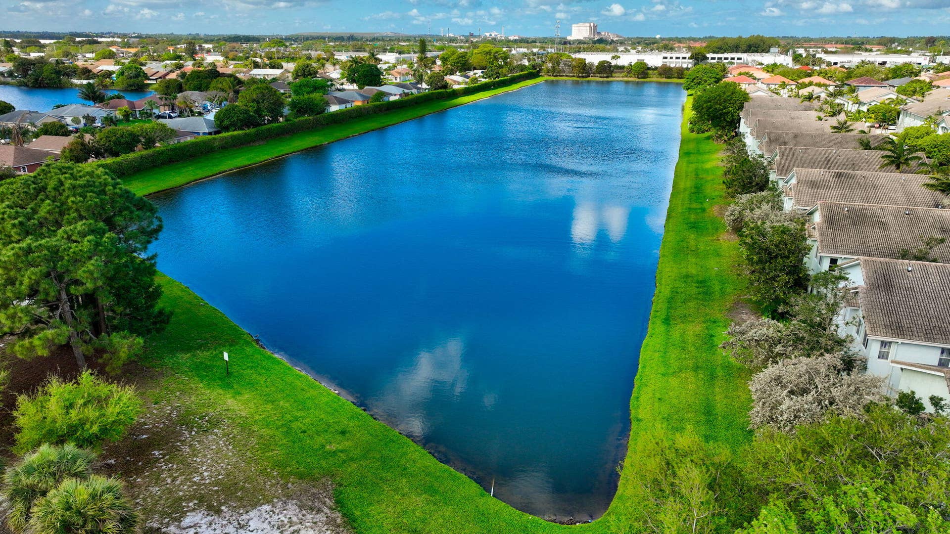 3167 Laurel Ridge Circle, Riviera Beach, FL 33404 72-web-or-mls-DJI_0069_70_71_72_73