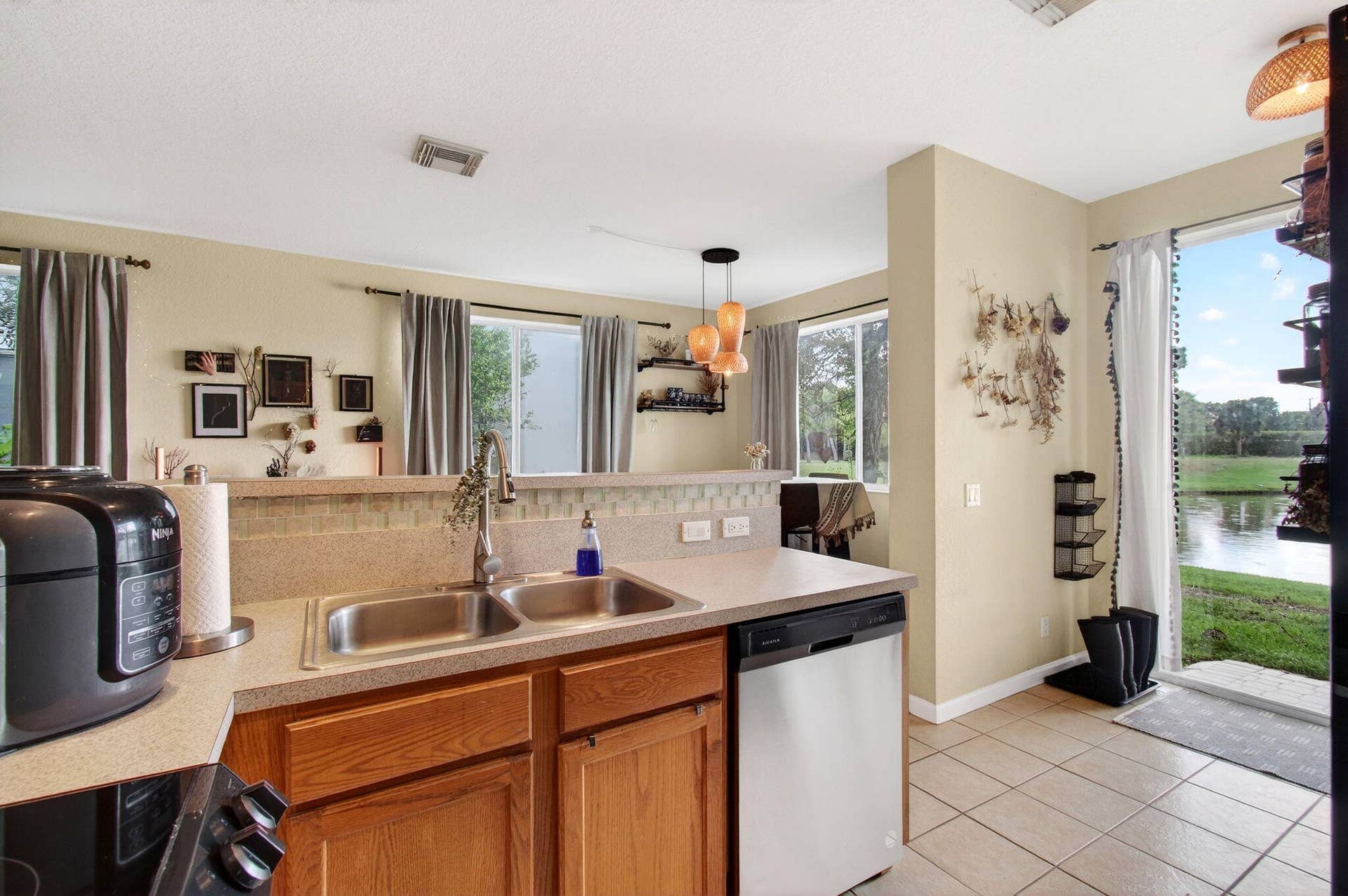 3167 Laurel Ridge Circle, Riviera Beach, FL 33404 32-web-or-mls-DSC_3328
