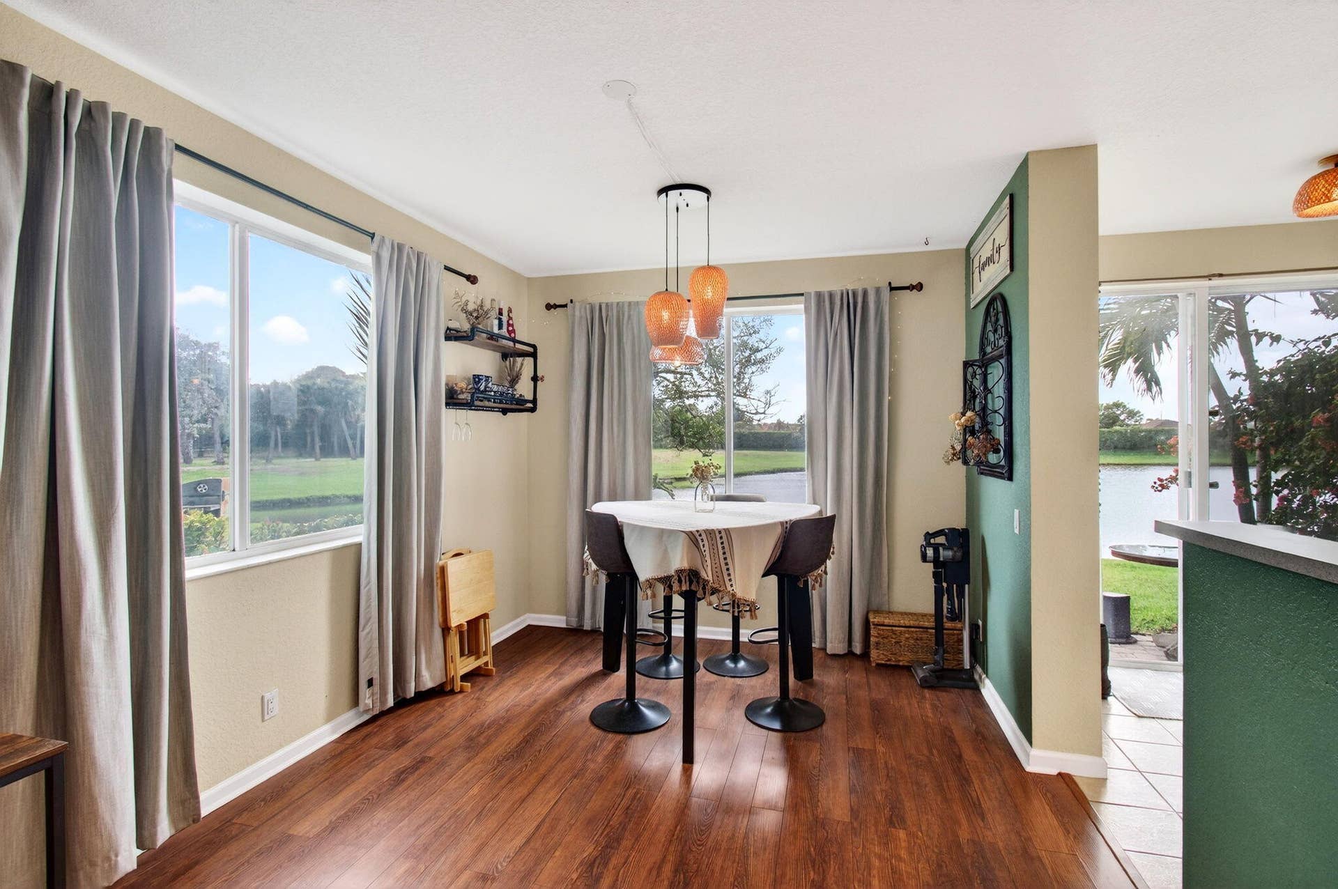 3167 Laurel Ridge Circle, Riviera Beach, FL 33404 23-web-or-mls-DSC_3268