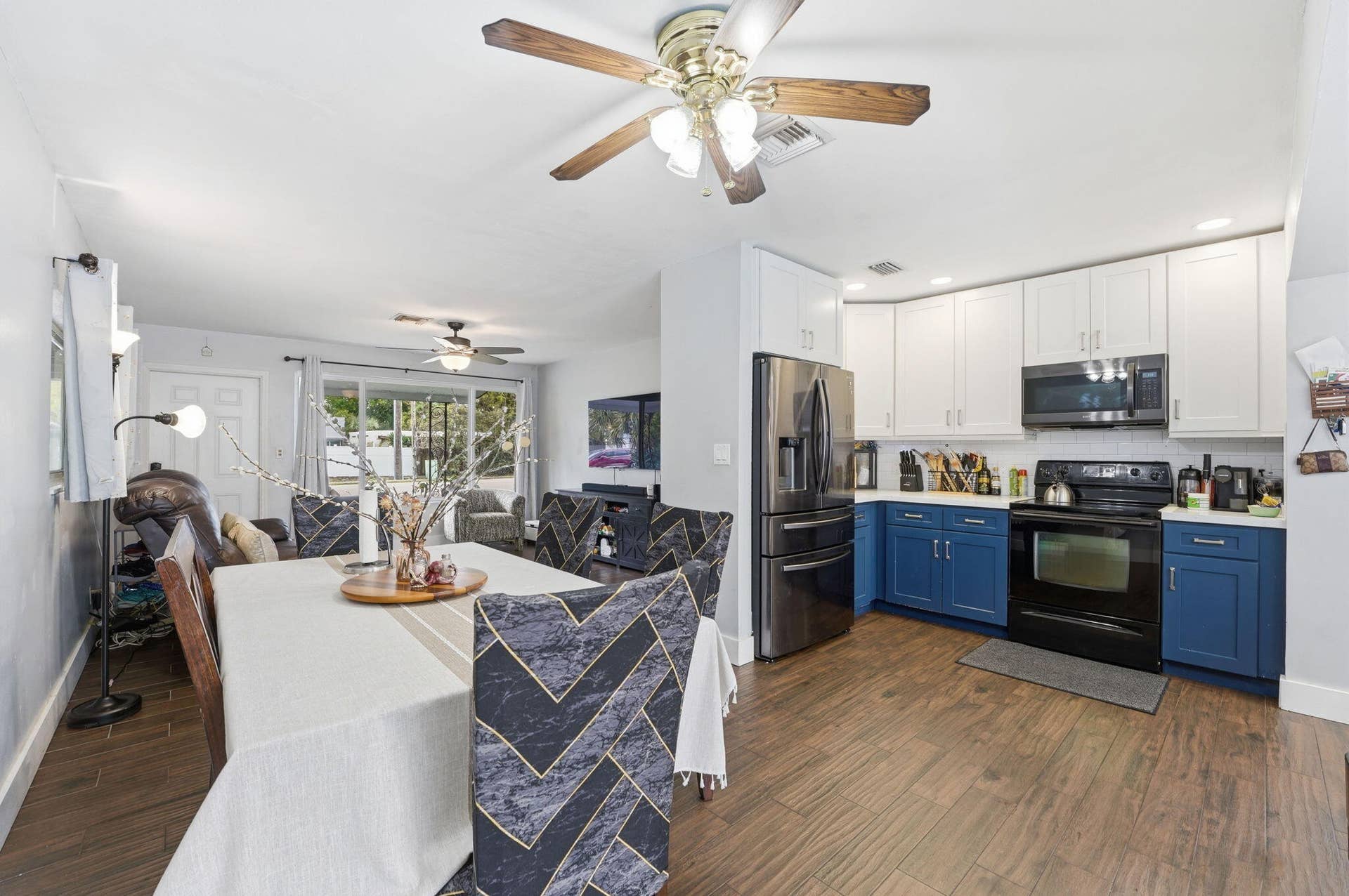 2725 NE 6th Avenue, Wilton Manors, FL 33334 Dining