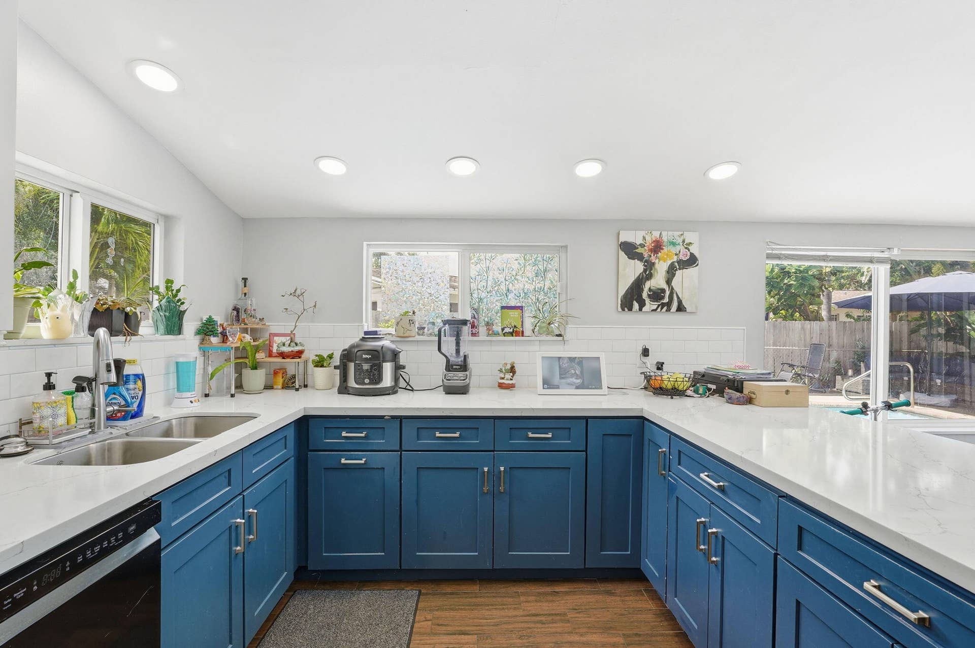 2725 NE 6th Avenue, Wilton Manors, FL 33334 Kitchen