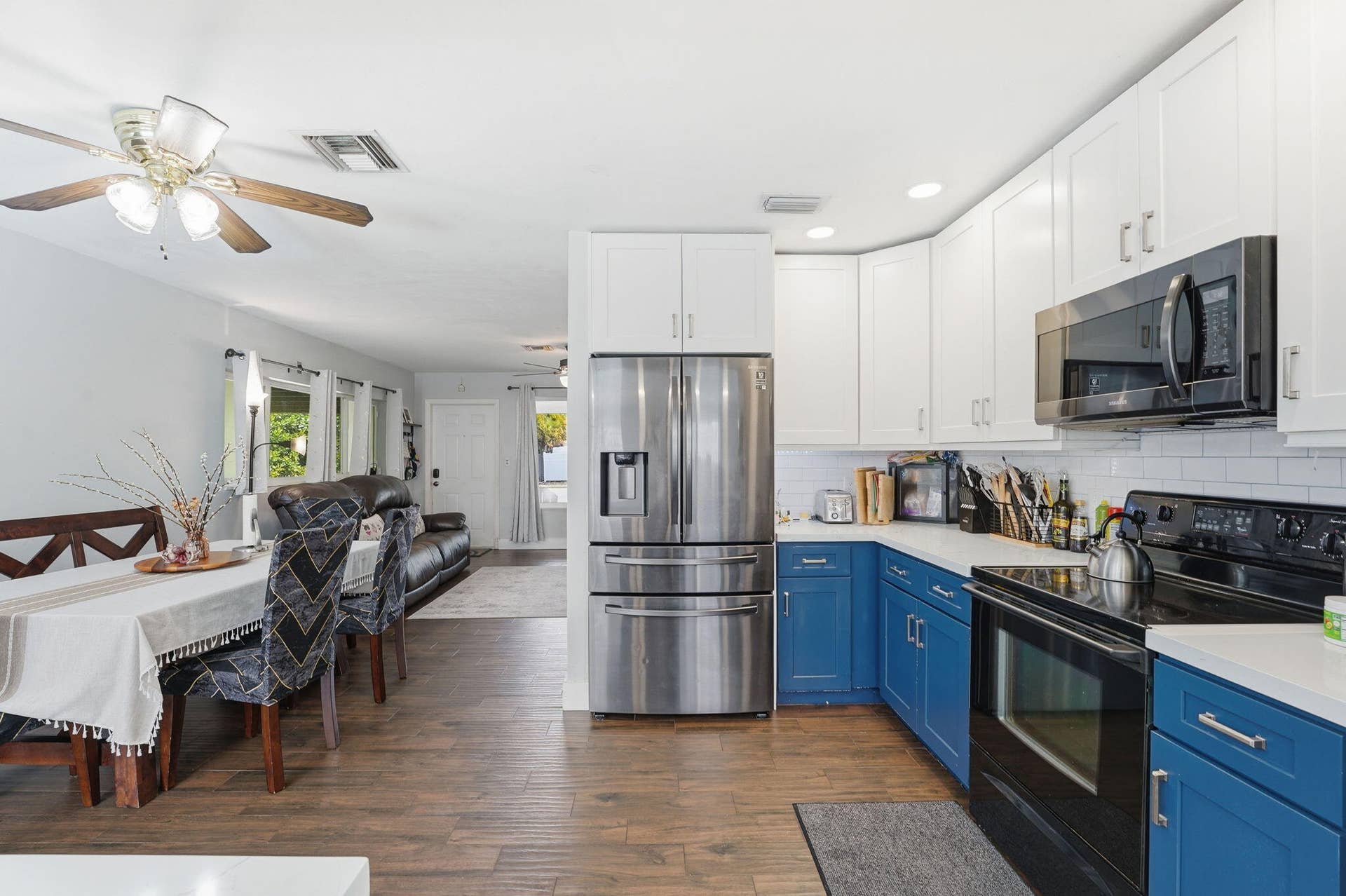 2725 NE 6th Avenue, Wilton Manors, FL 33334 Kitchen